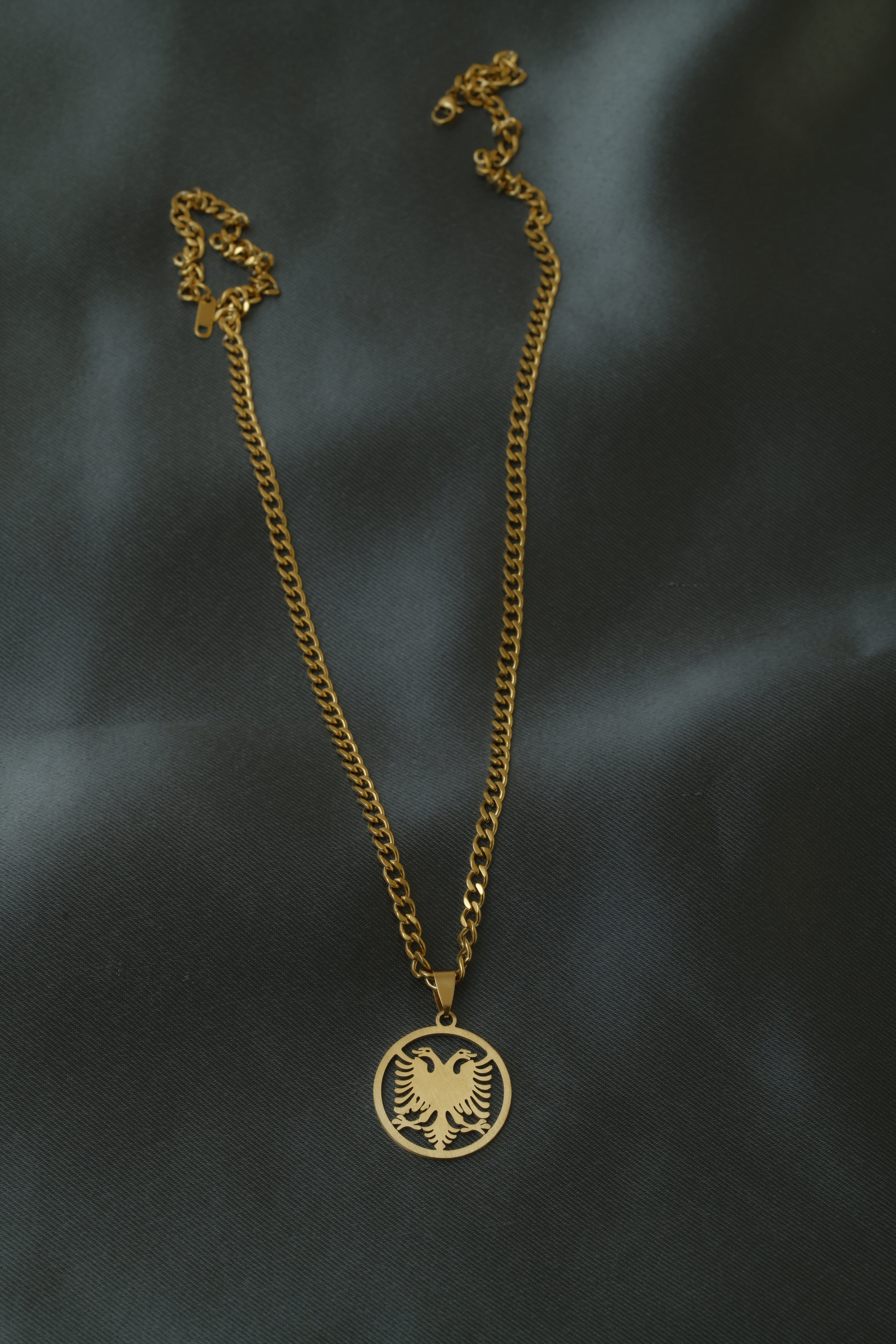 VARSE ME SHQIPONJE RRETHORE