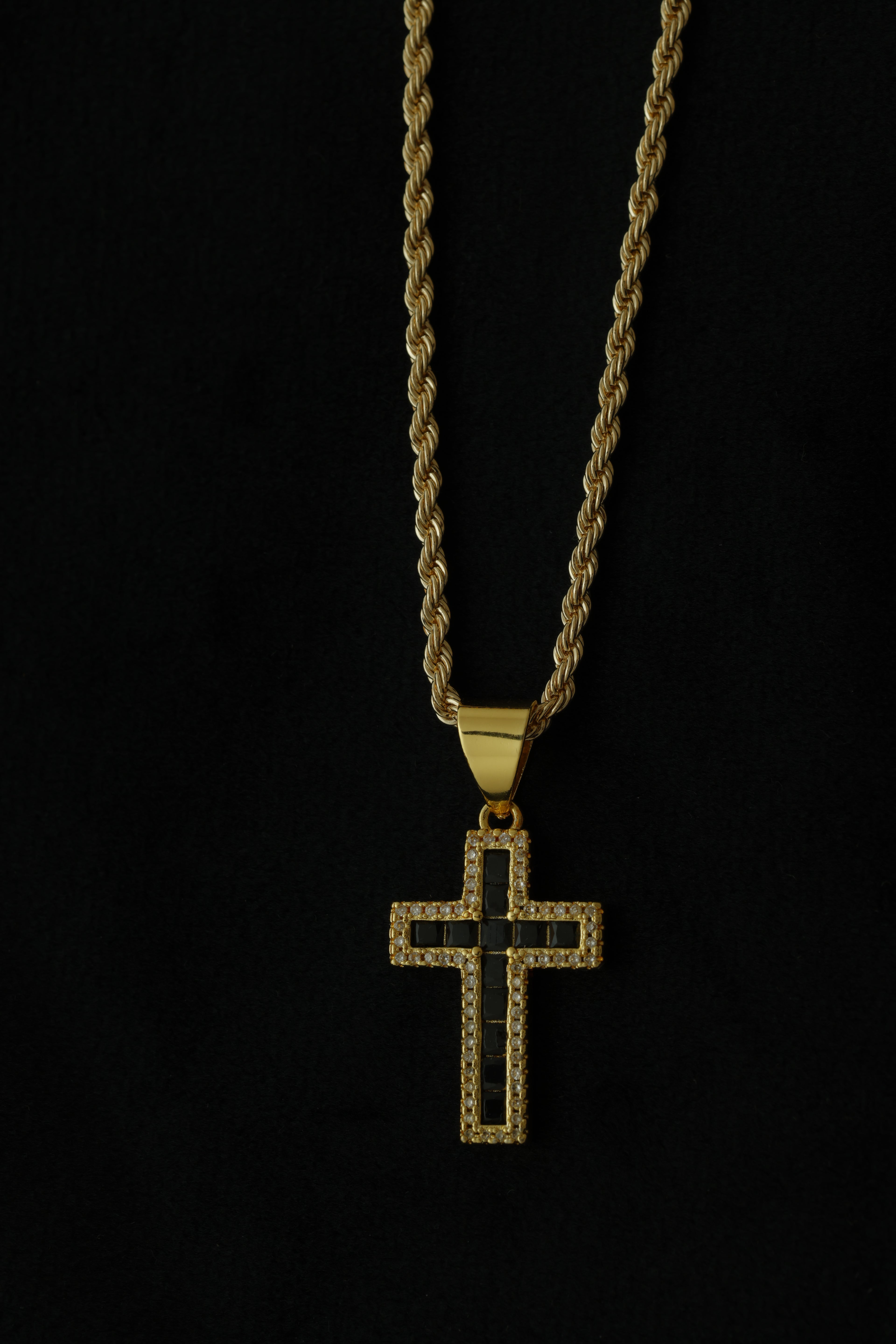 VARSE ME KRYQ ME GURE TE ZI PETASHUK