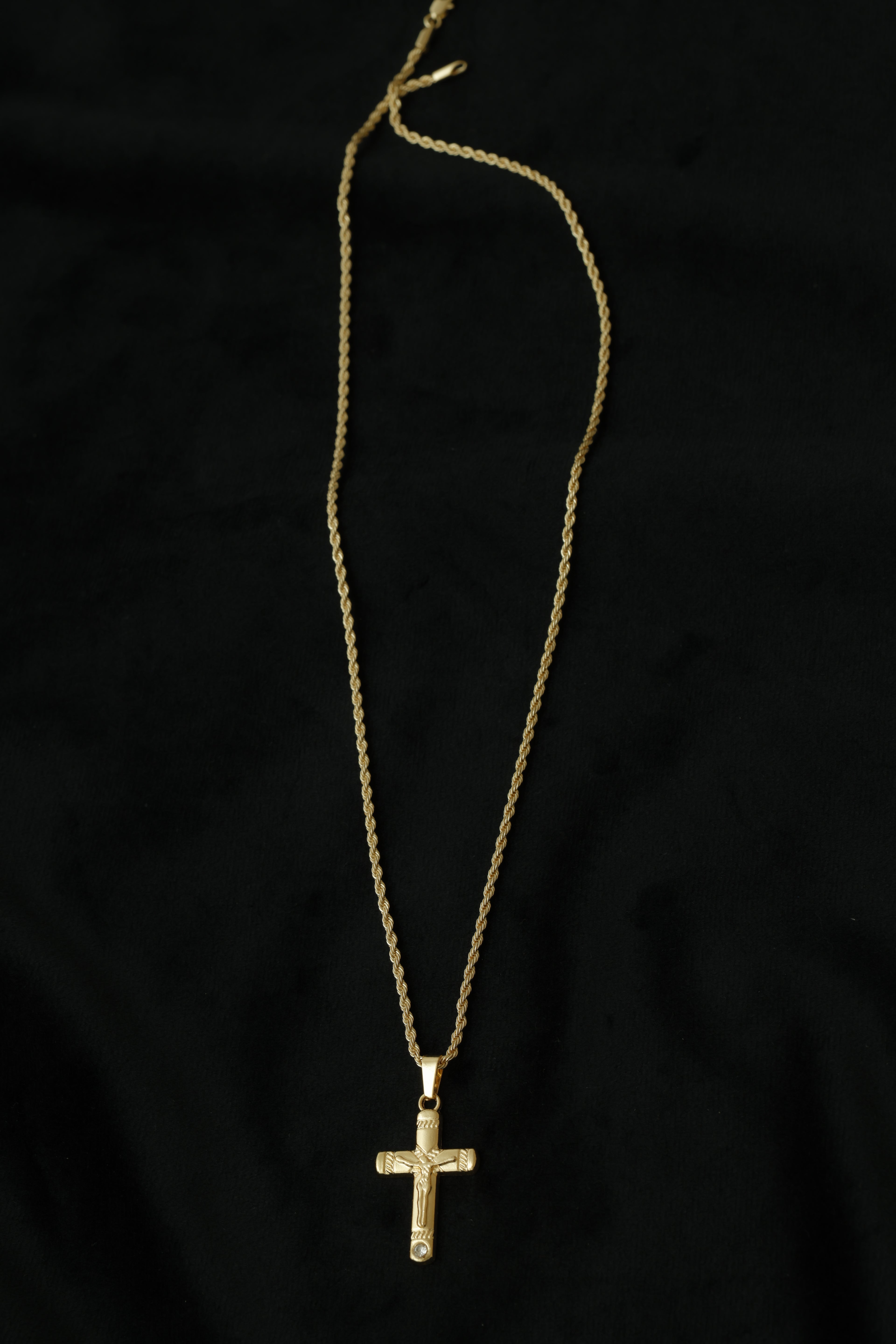 VARSE ME KRYQ ME JEZUS ME GURE