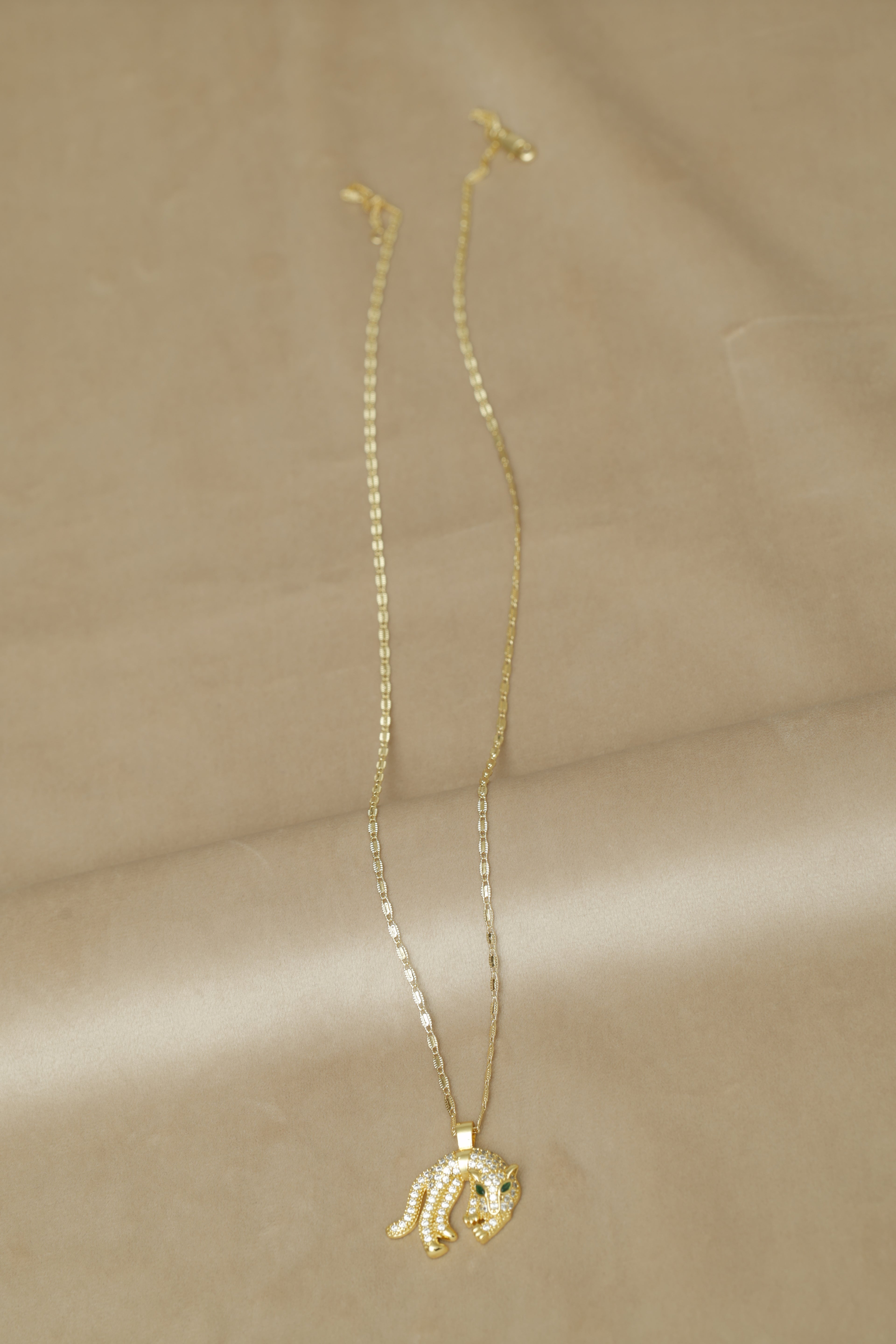 VARSE ME PANTER MACE