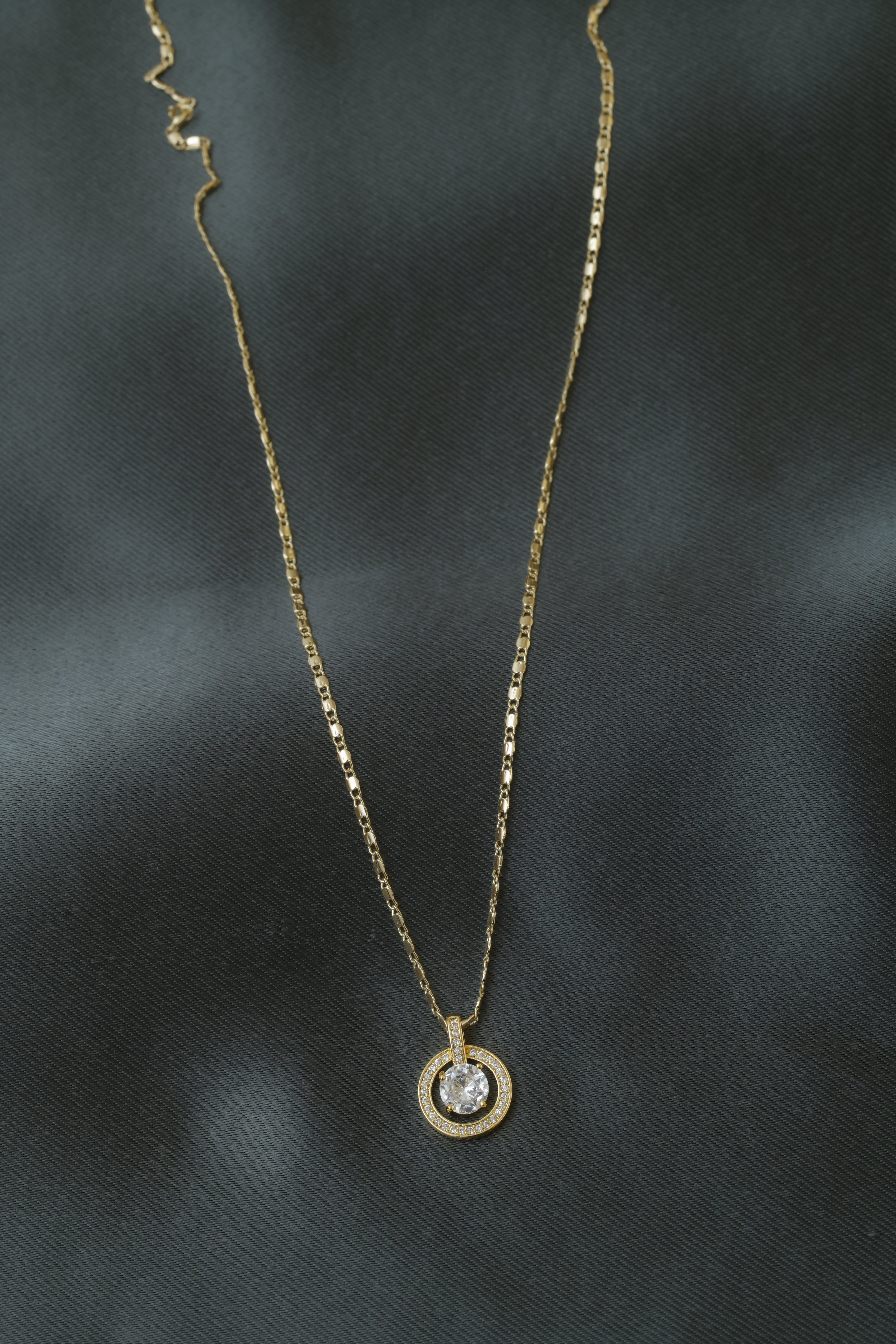 VARSE ME RRETH ME GURE