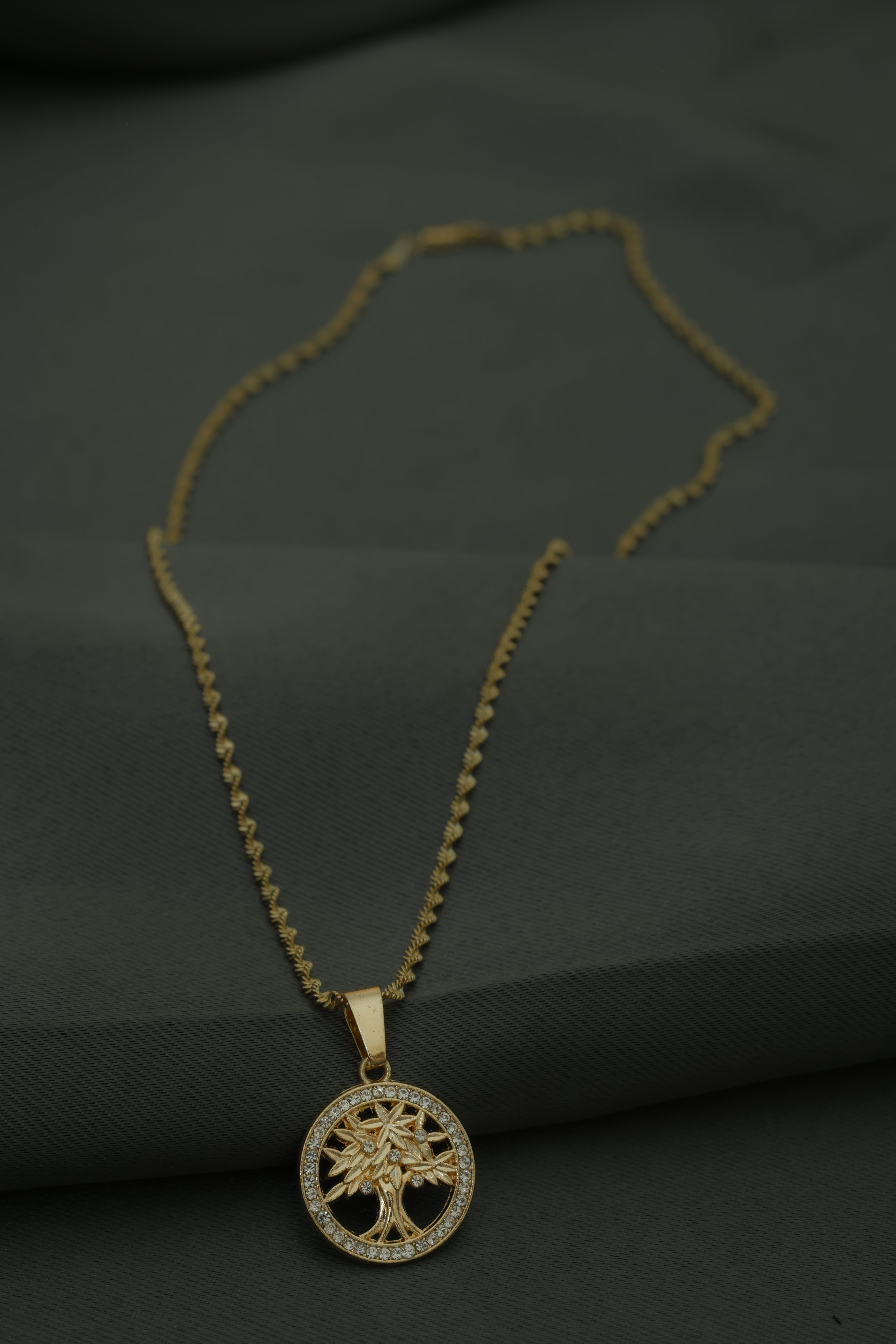 VARSE ME PEME JETE ME GURE RRETHORE