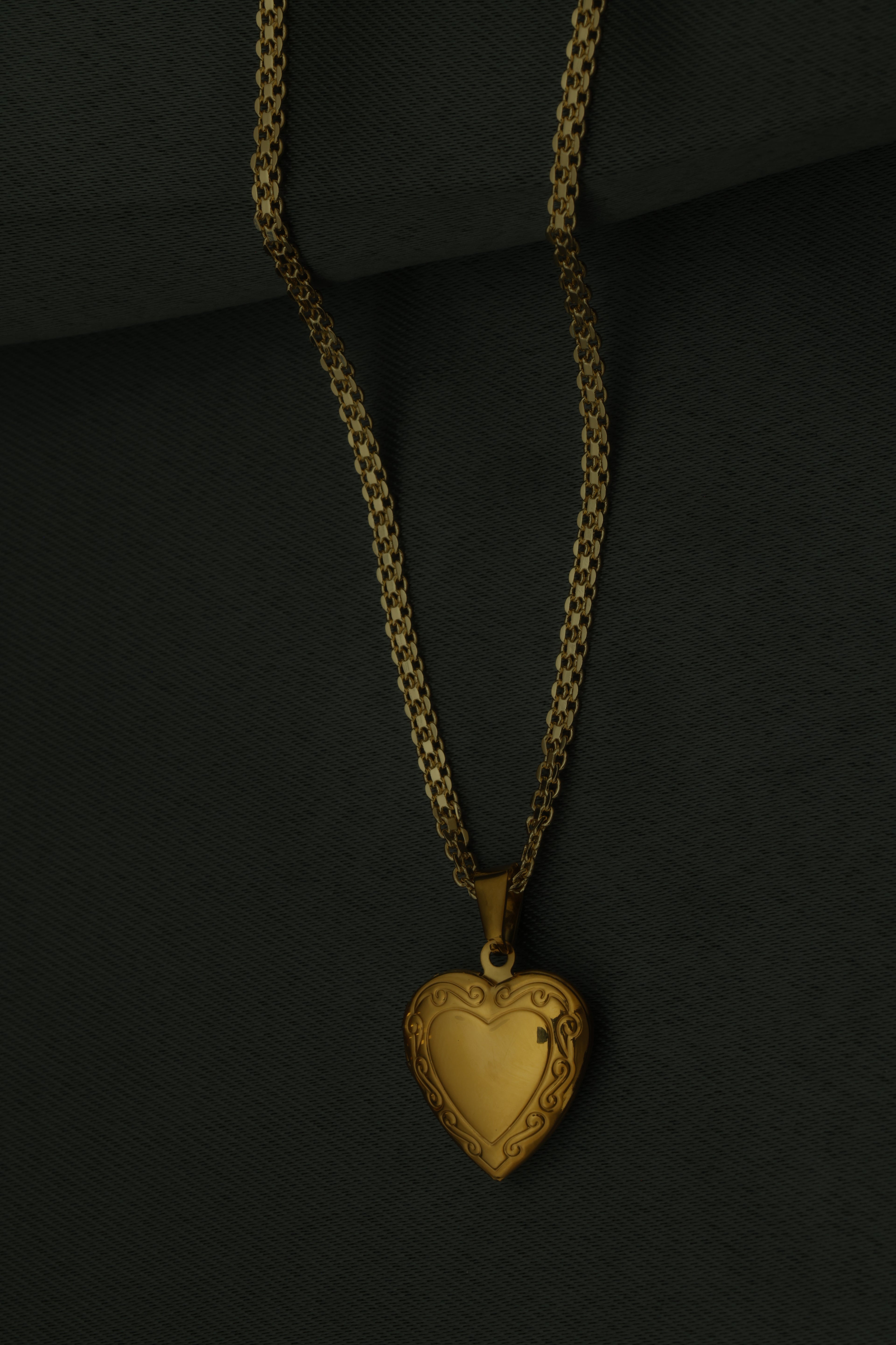 VARSE ME ZEMER ME HAPJE BOSH