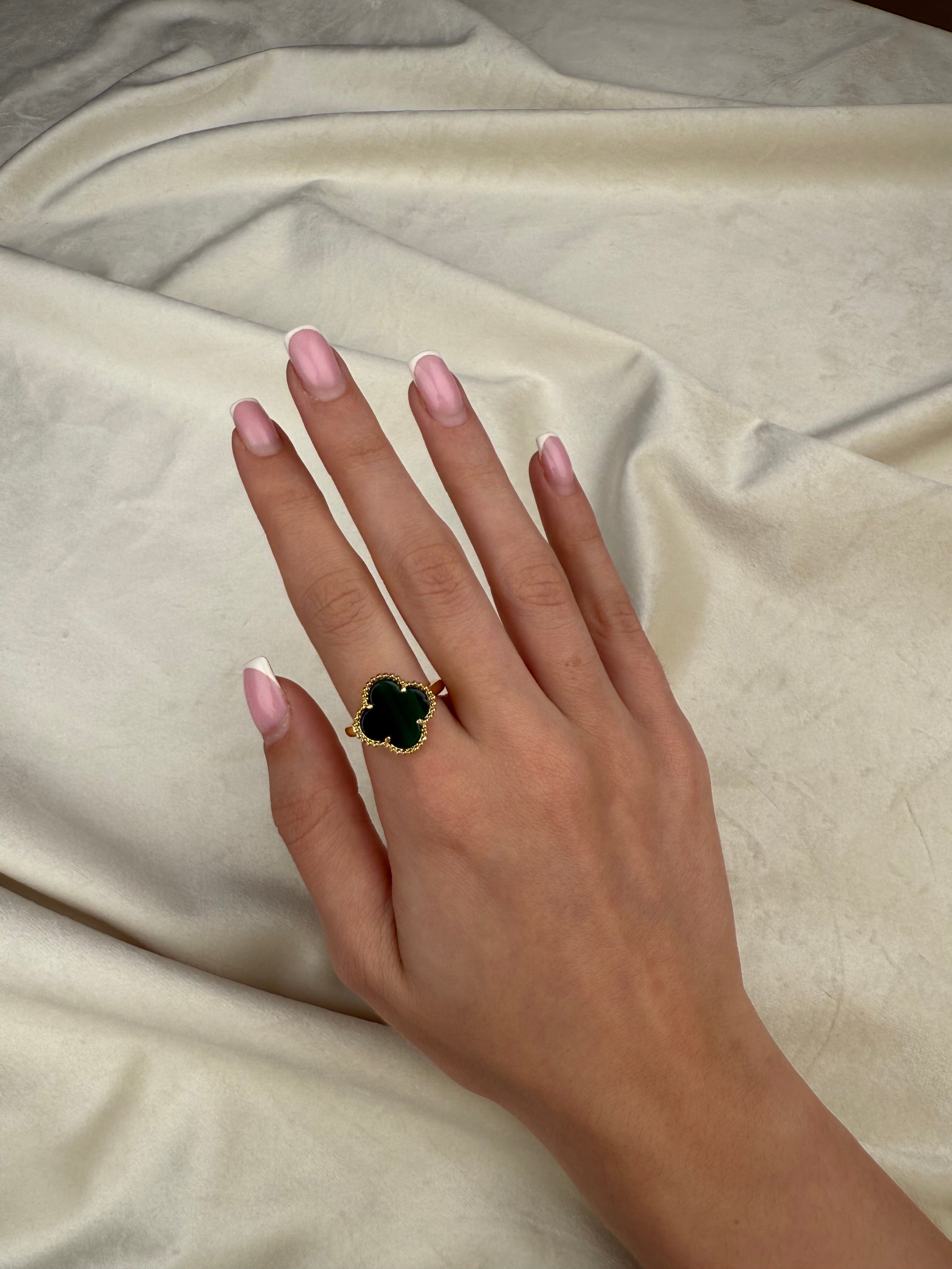 Unaze van cleef emerald