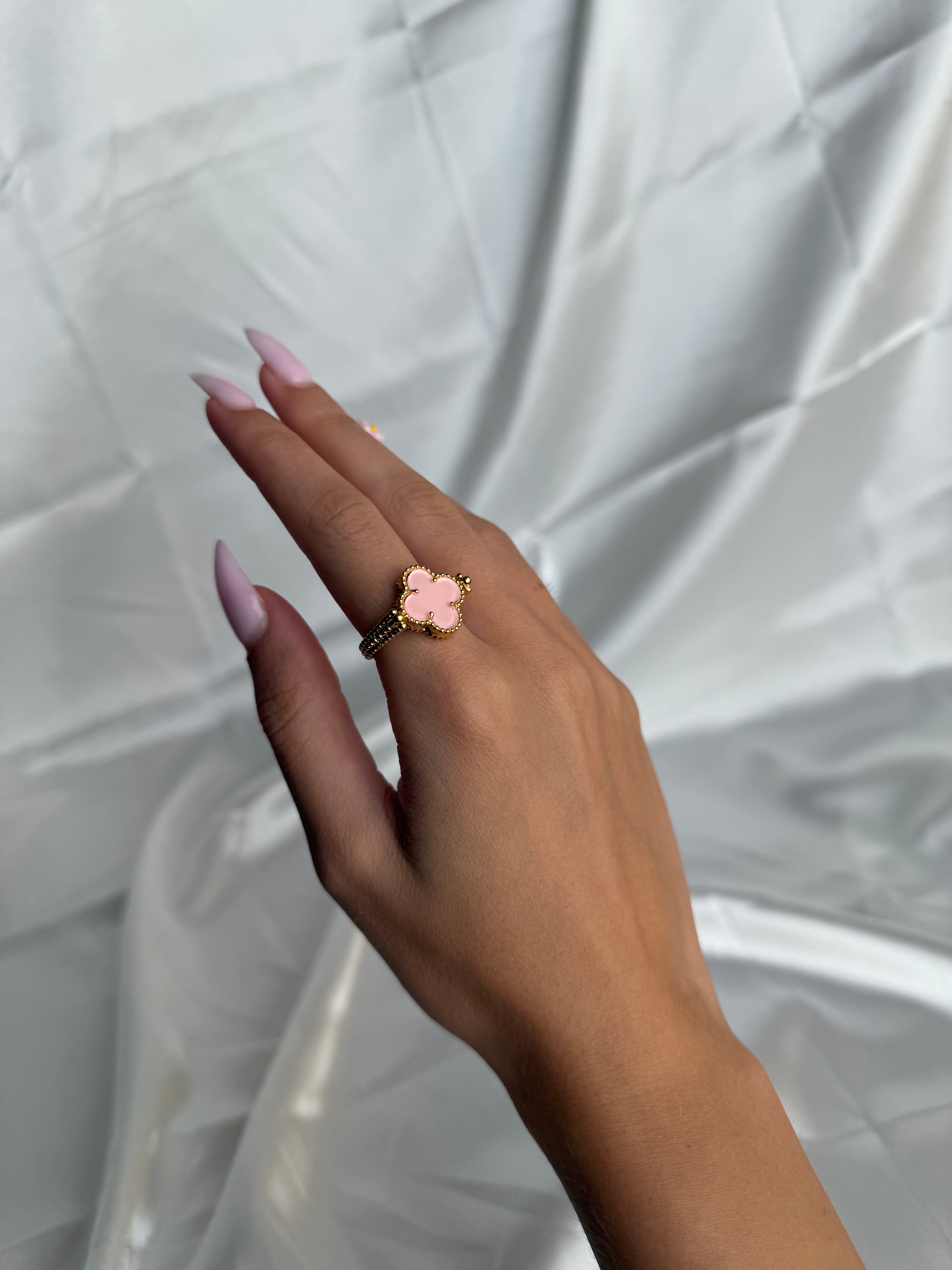 Unaze van cleef roze