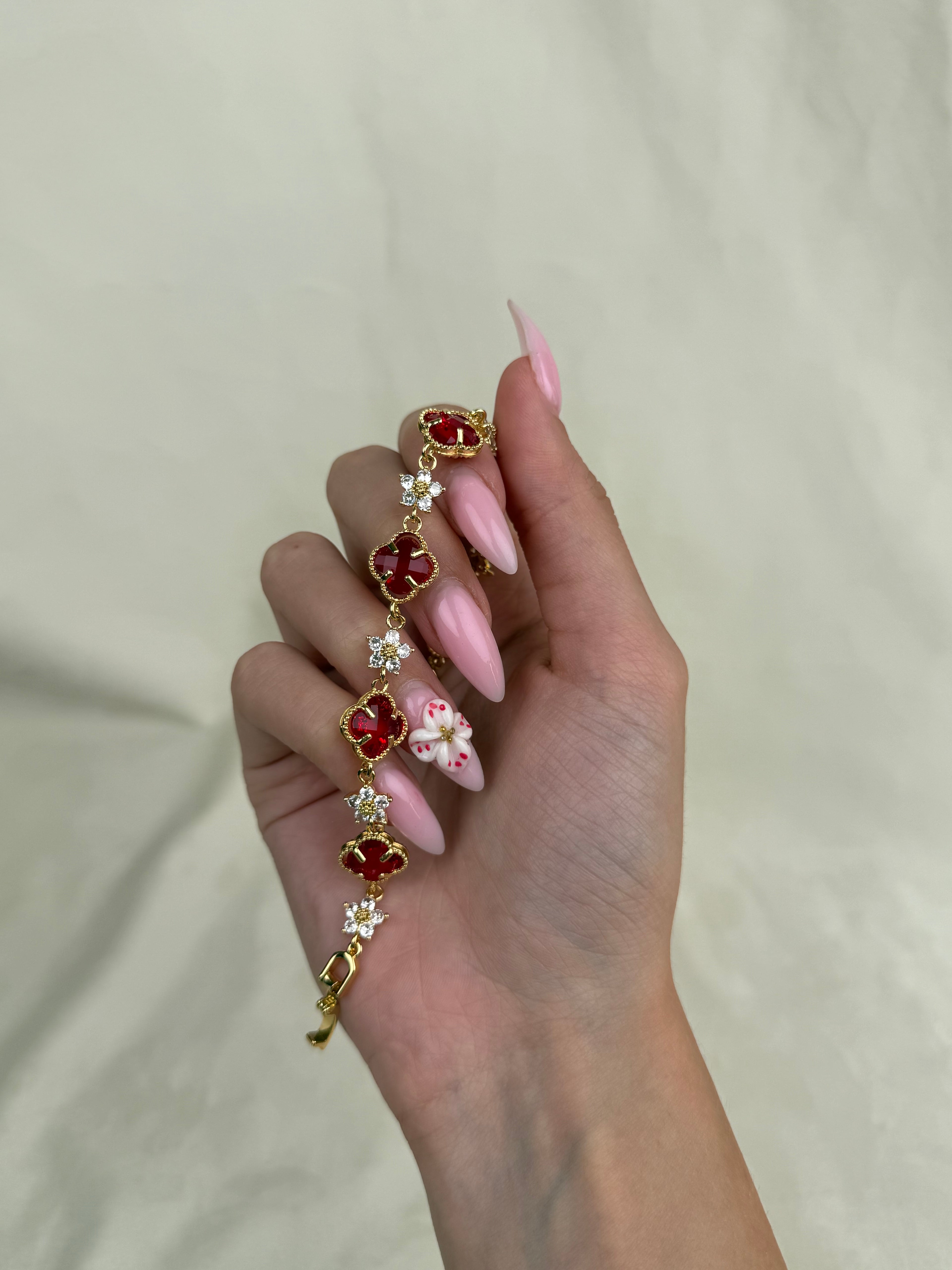 Byzylyk van cleef i kuq me lule