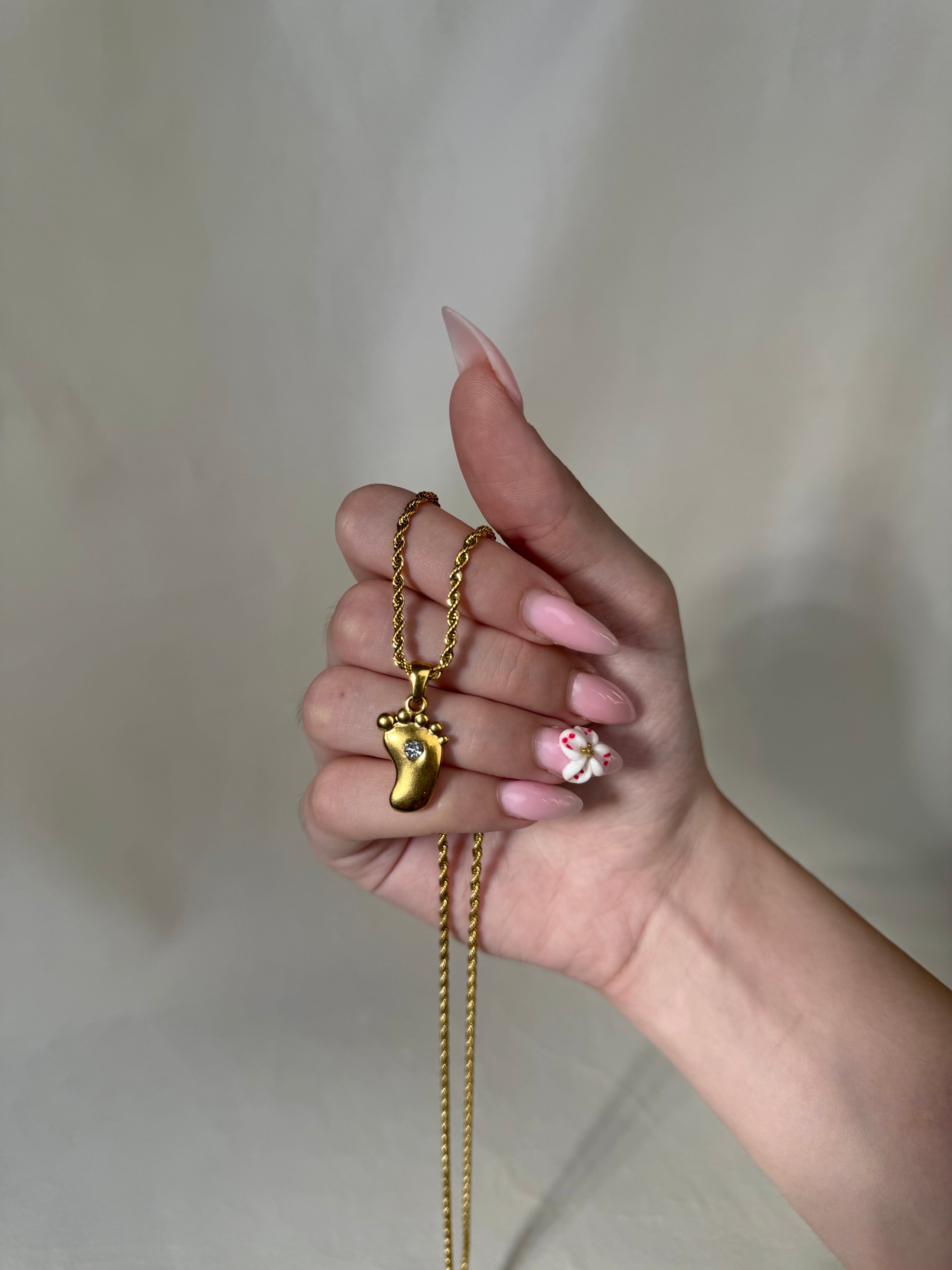 Varse me kembe bebi me gure