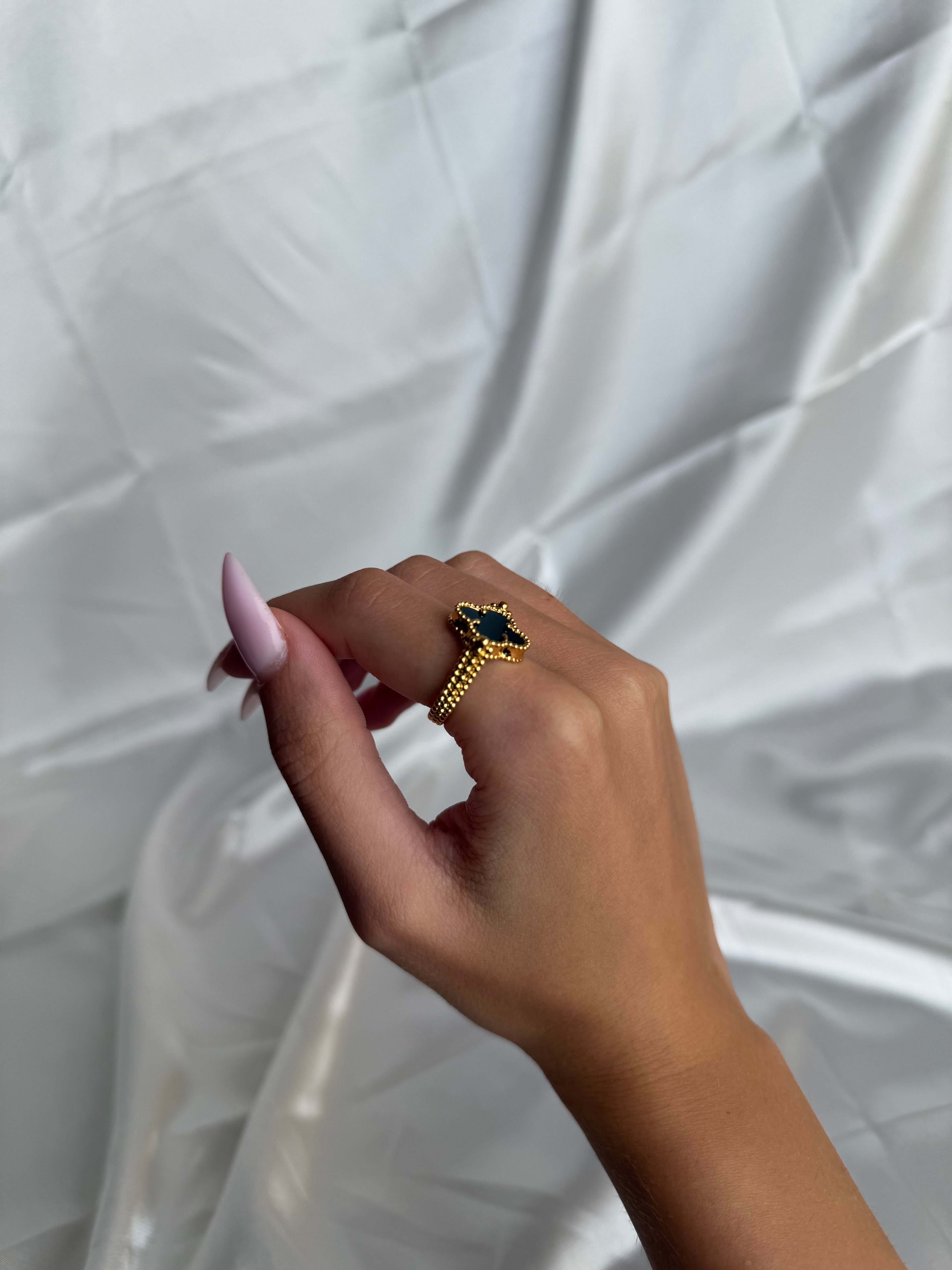 Unaze van cleef e zeze