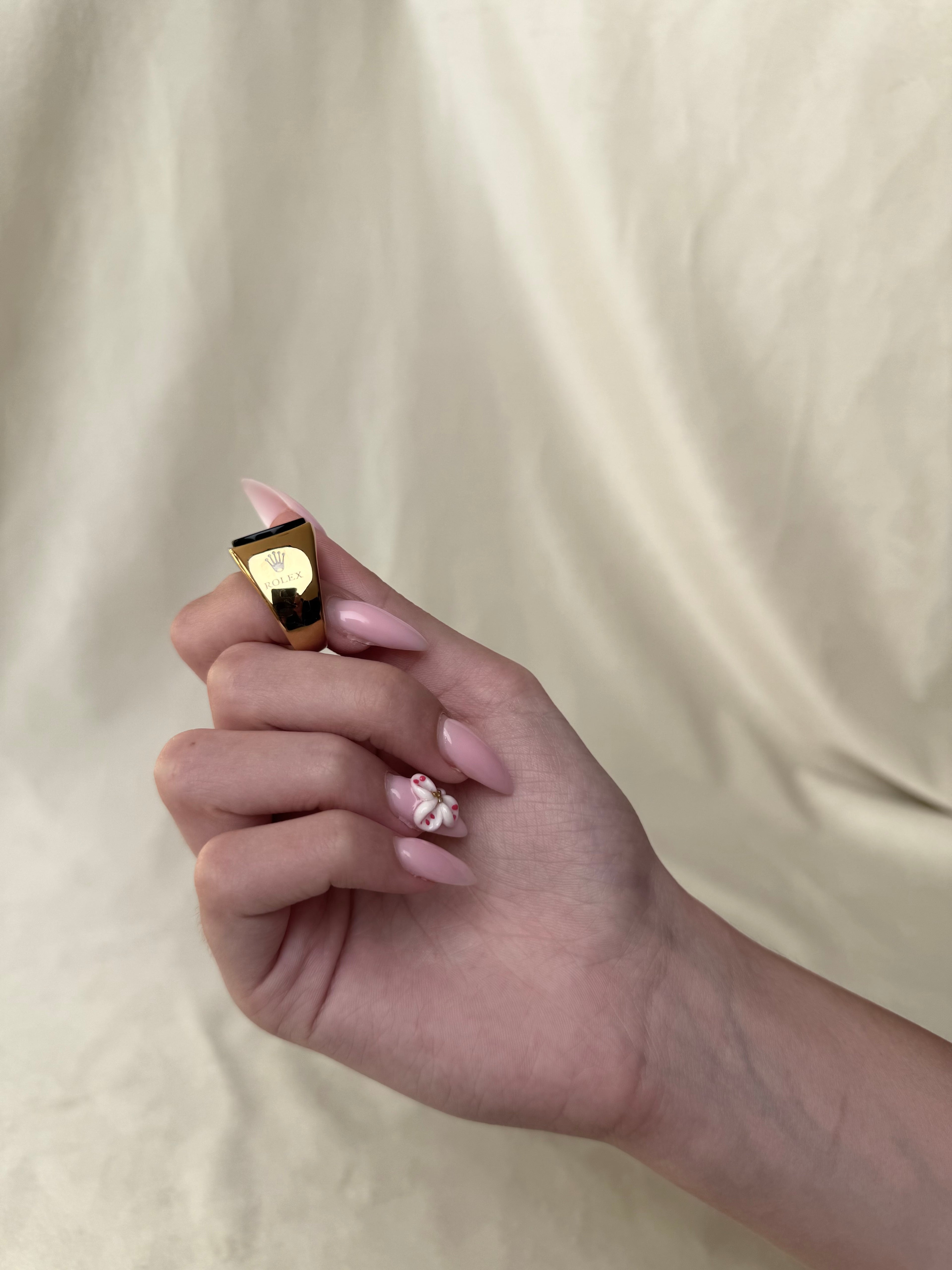 Unaze Rolex me gur te zi