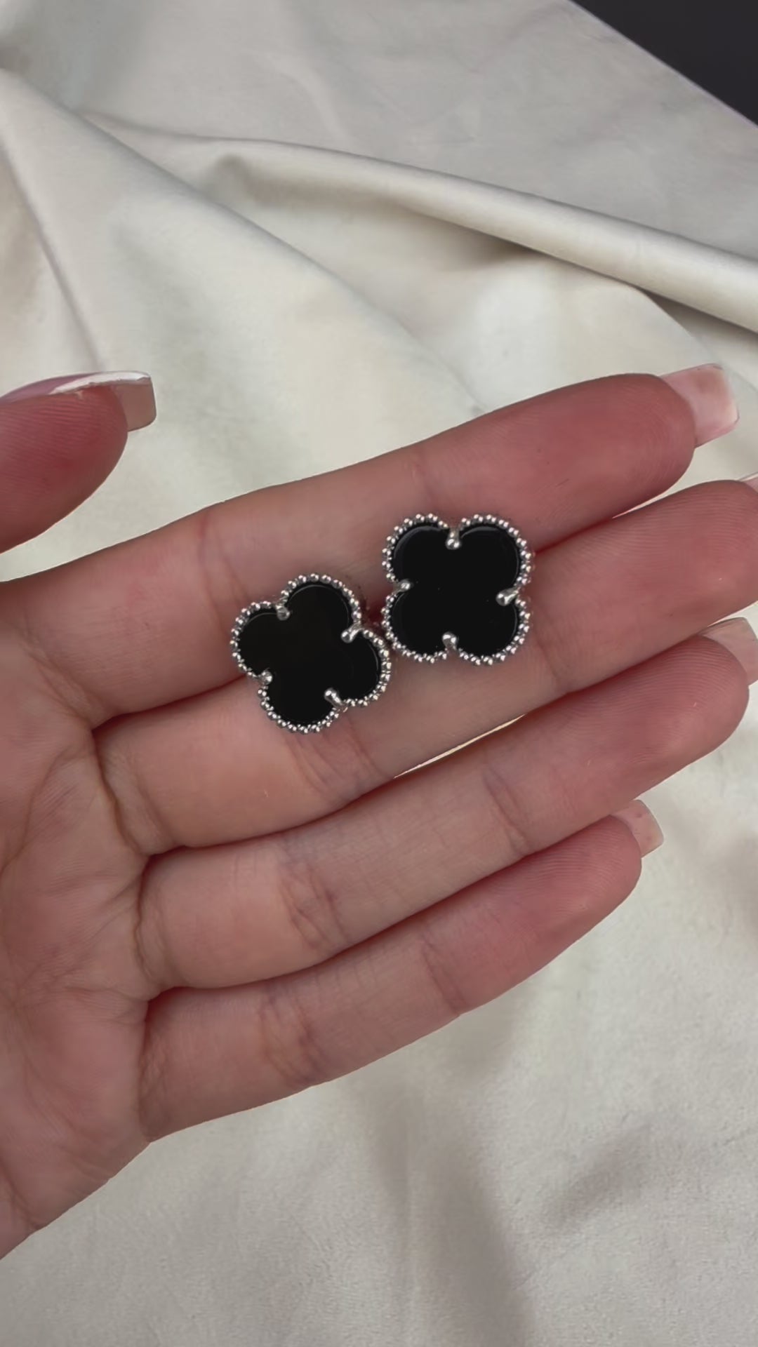 Vathe van cleef të zinj