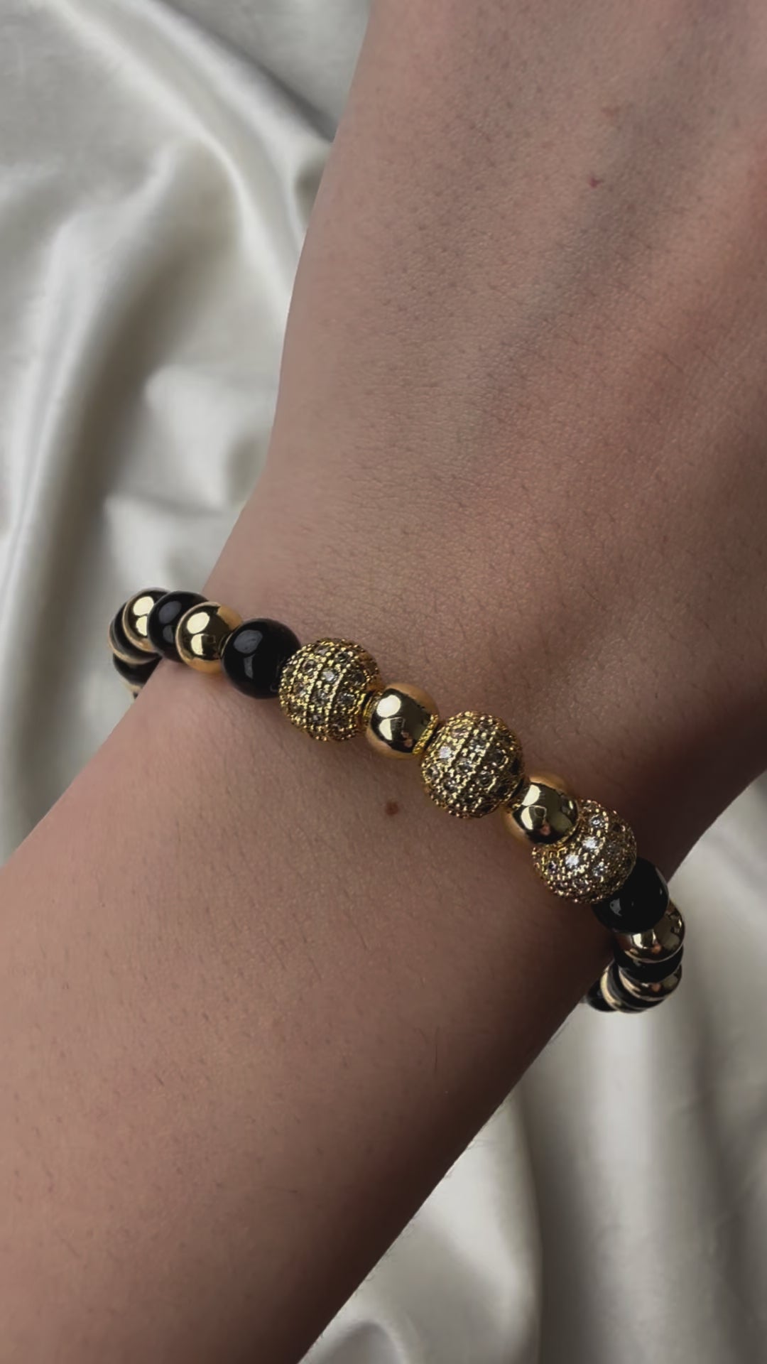 Byzylyk me gure te zinj dhe gold