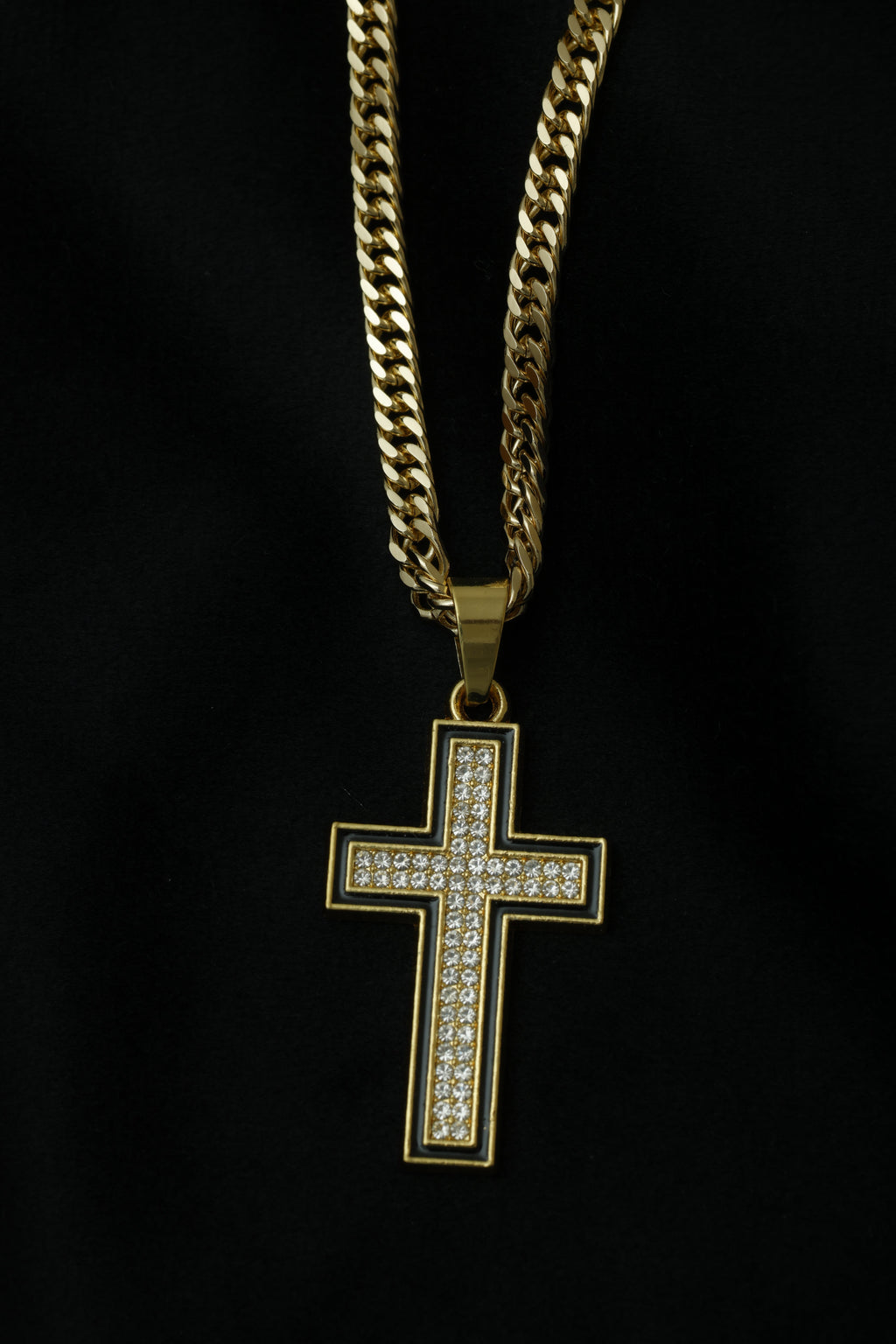 VARSE ME KRYQ ME GURE TE BARDHE