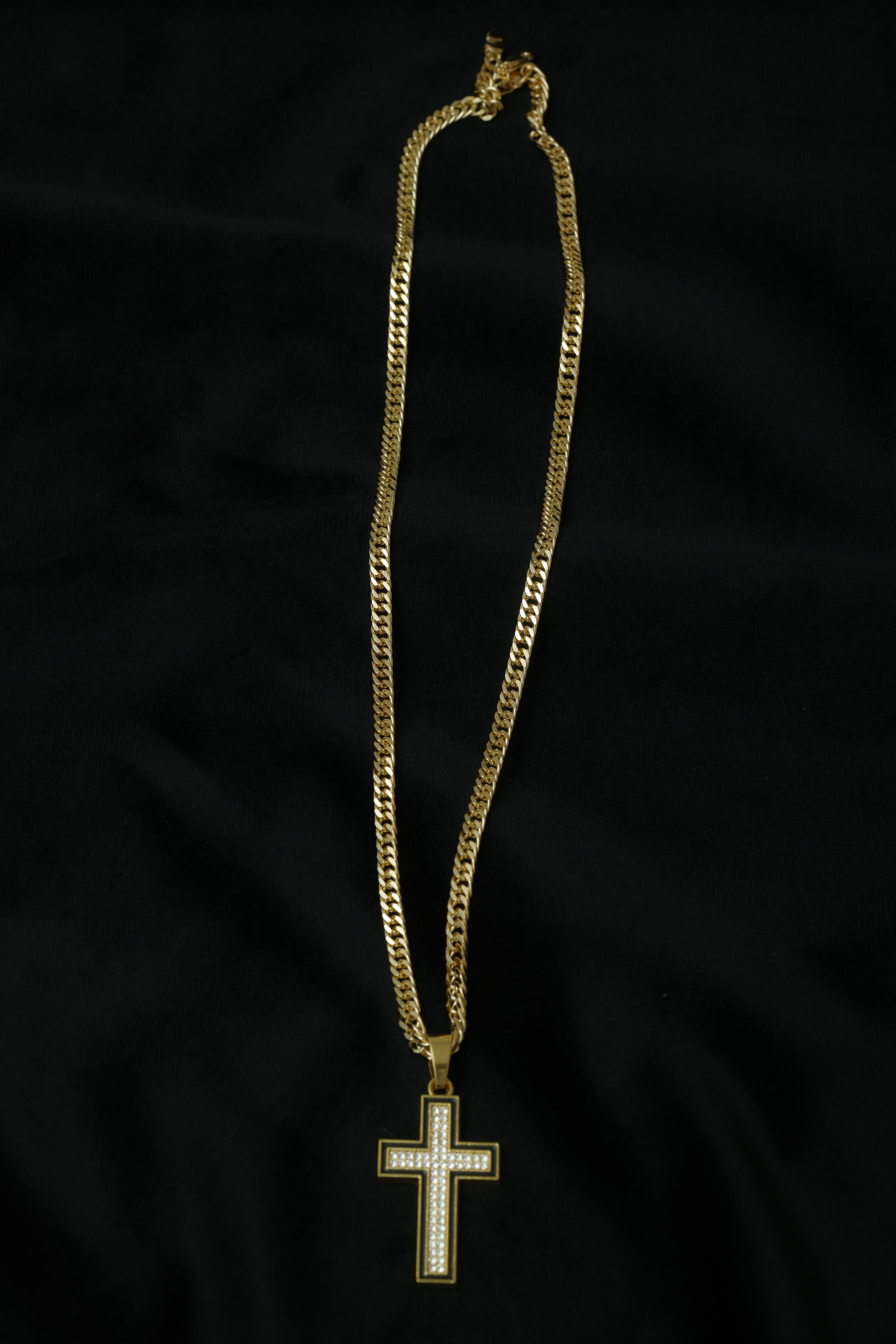 VARSE ME KRYQ ME GURE TE BARDHE