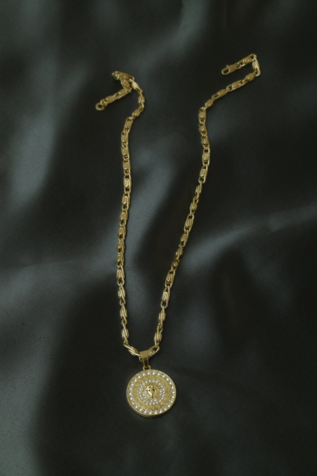 VARSE VERSACE ME GURE