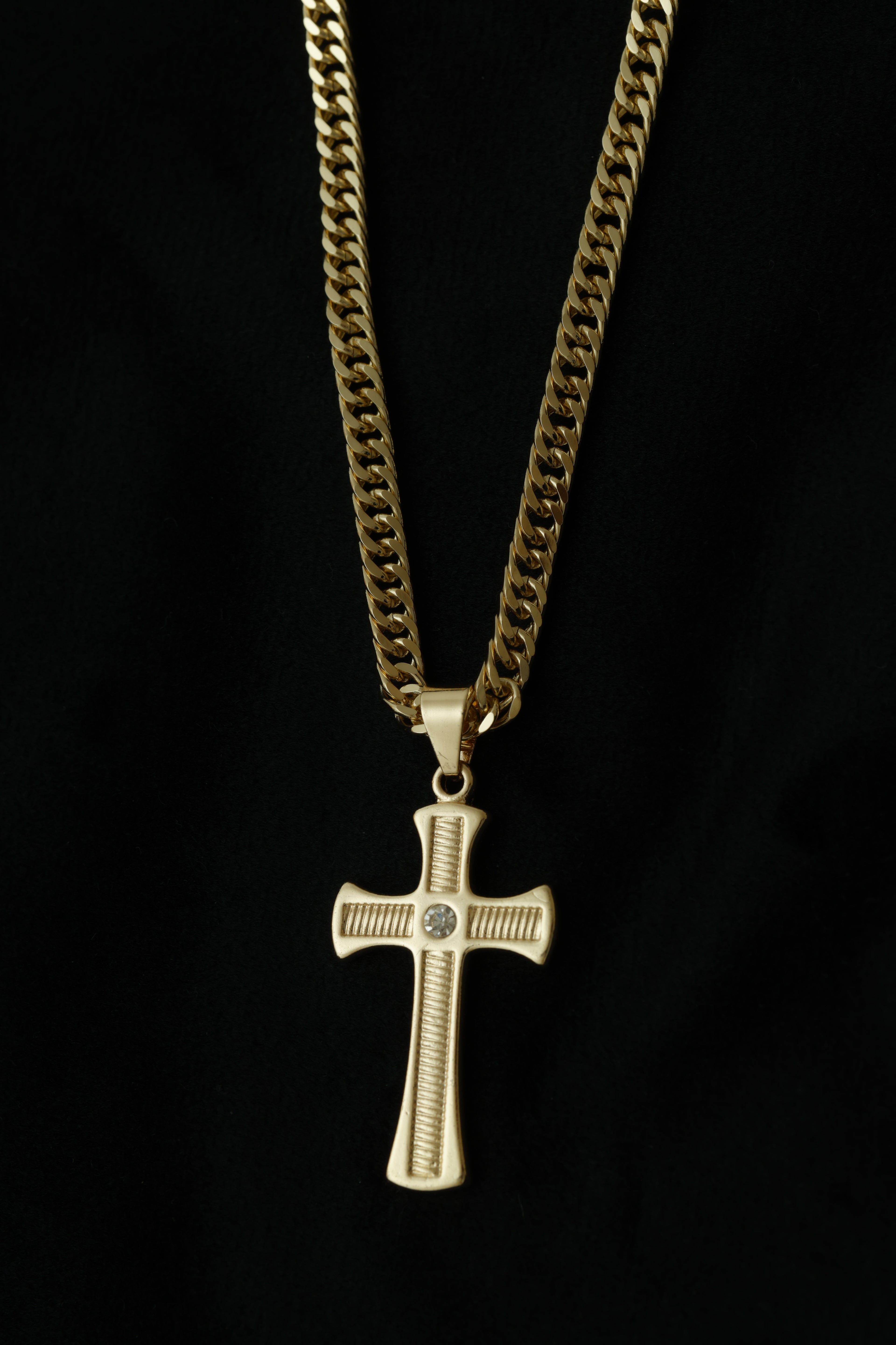 VARSE ME KRYQ ME GURE