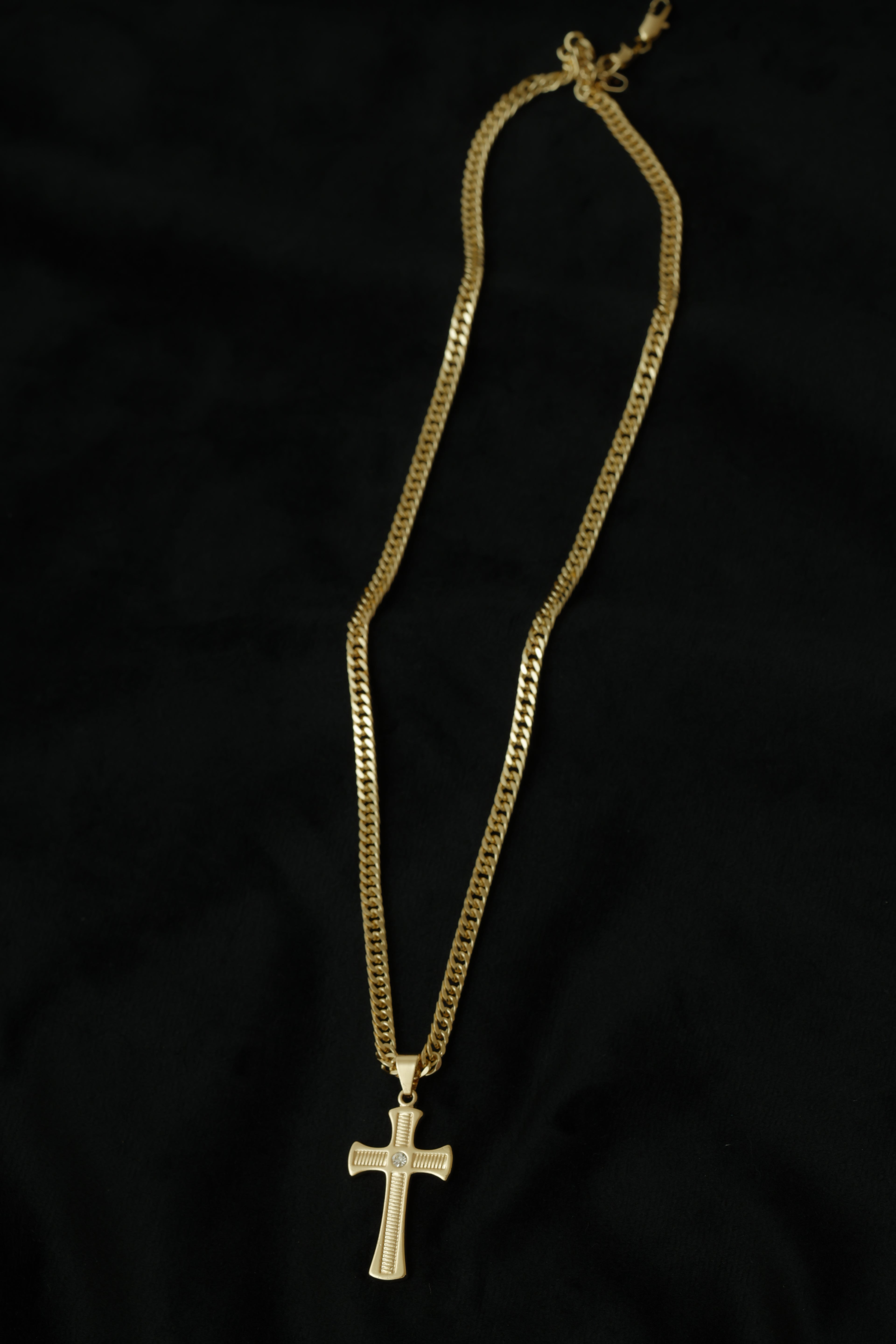 VARSE ME KRYQ ME GURE