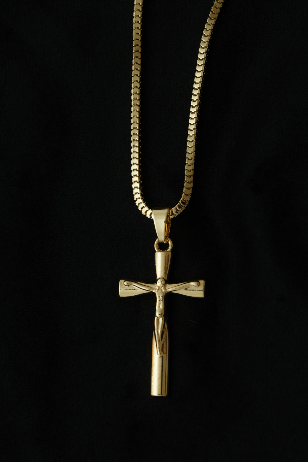 VARSE ME KRYQ ME JEZUSIN