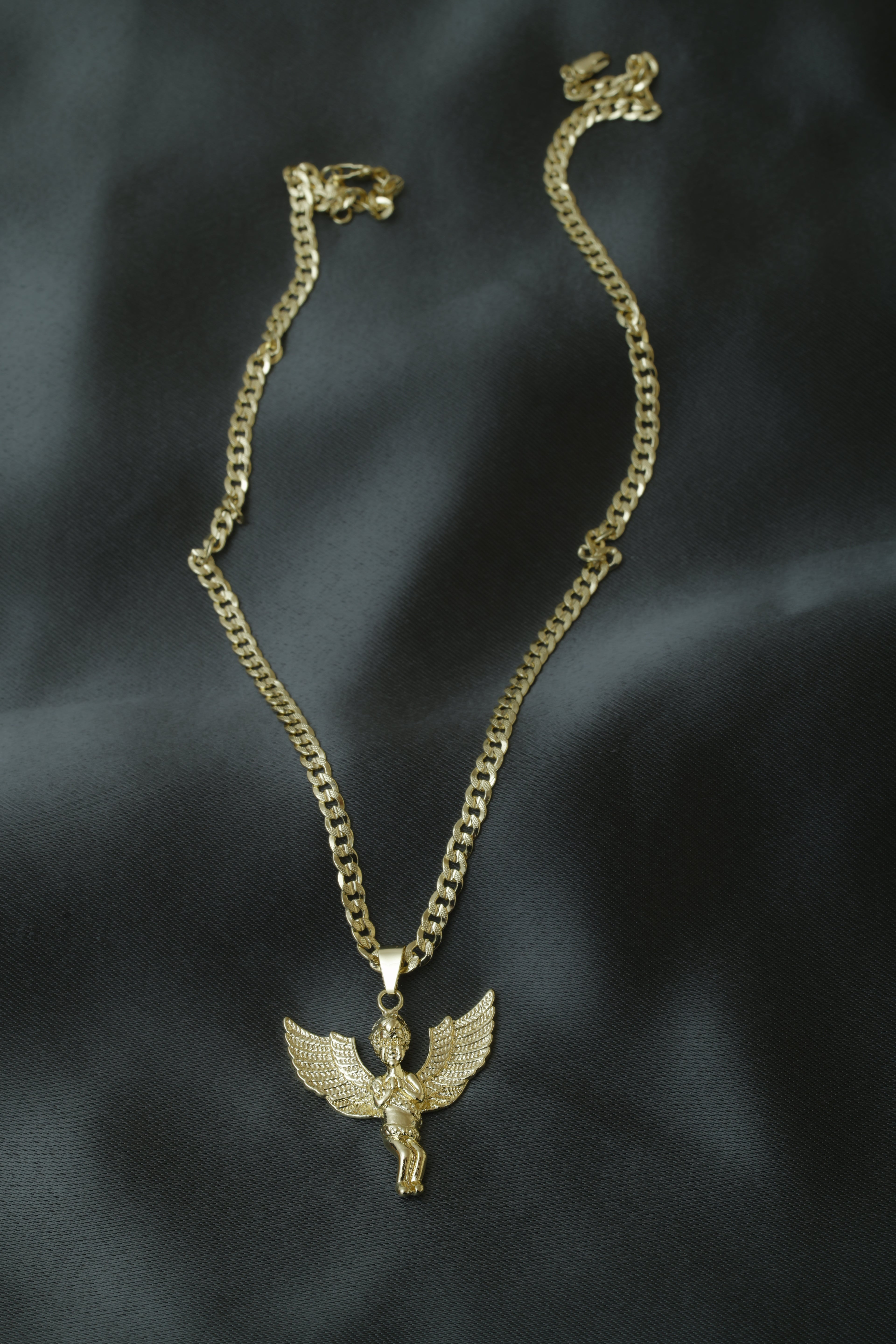 VARSE ME ENGJELL TE MADH