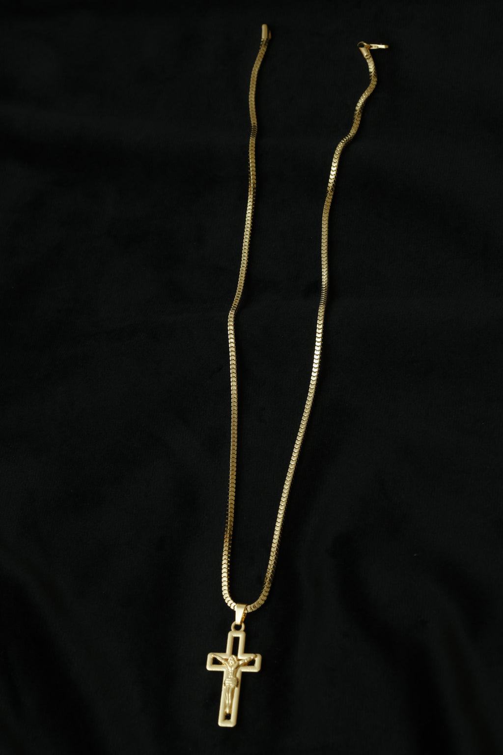 VARSE ME KRYQ ME JEZUSIN