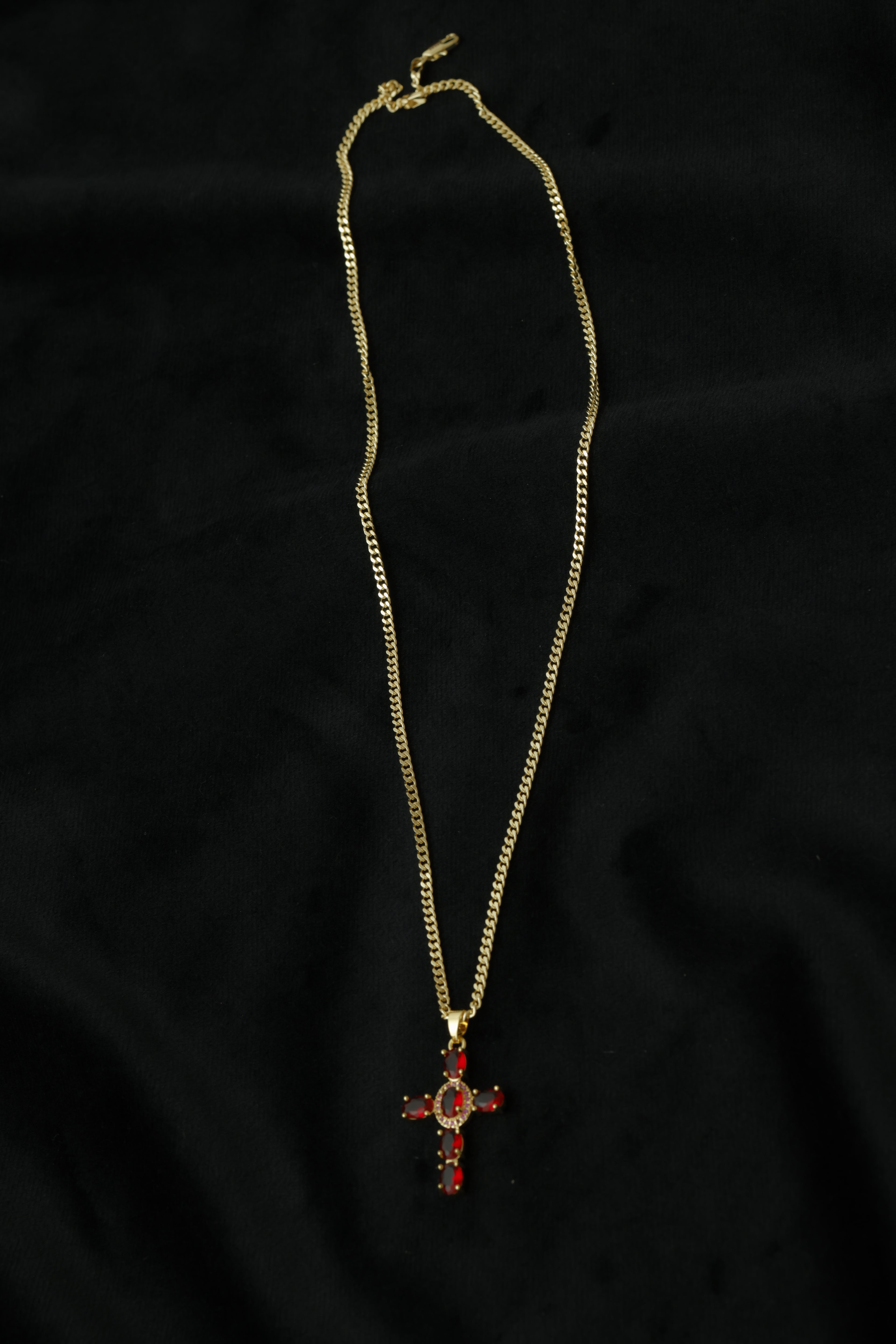 VARSE ME KRYQ ME GURE TE KUQ