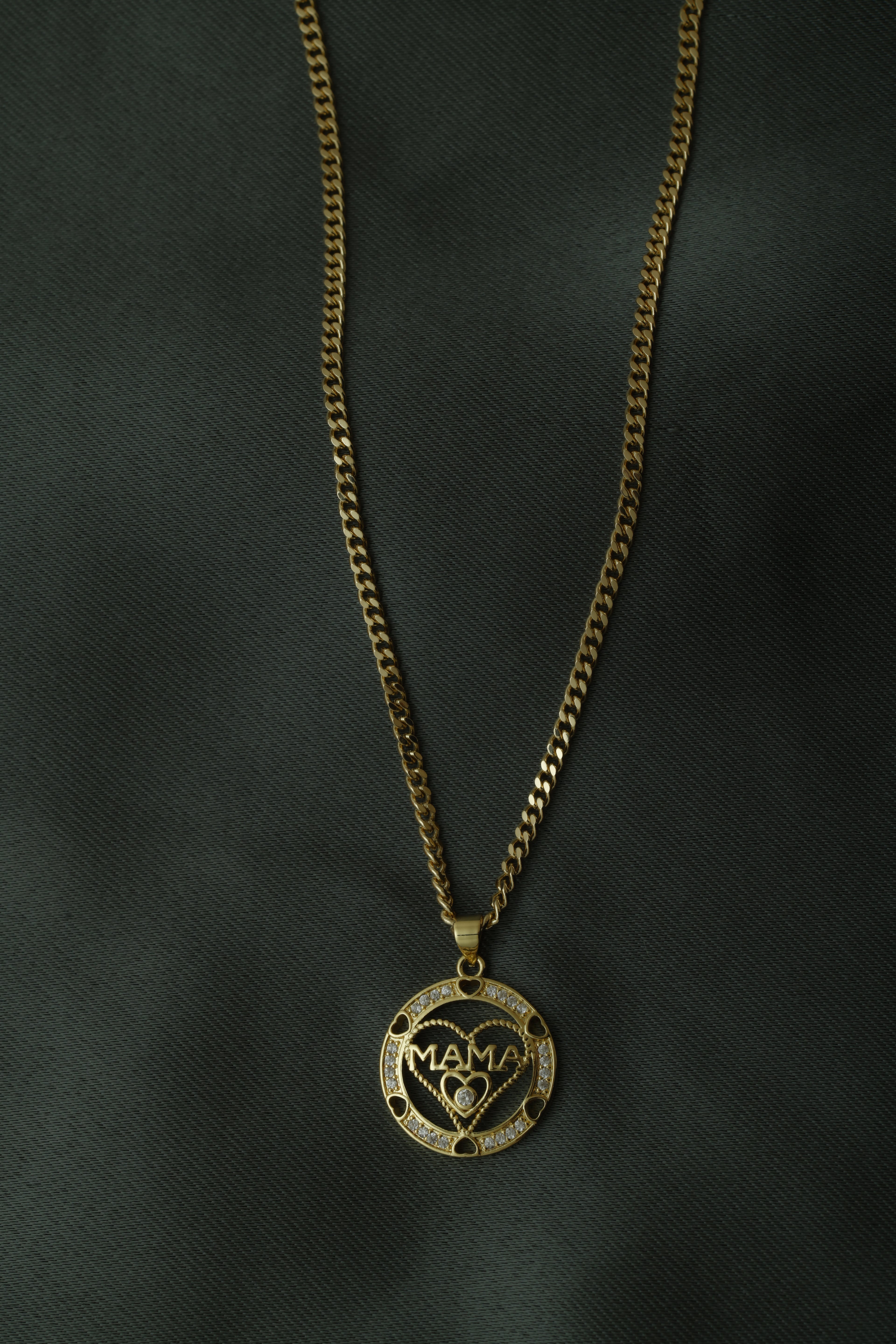 VARSE ME MAMA RRETHORE ME ZEMER NE MES