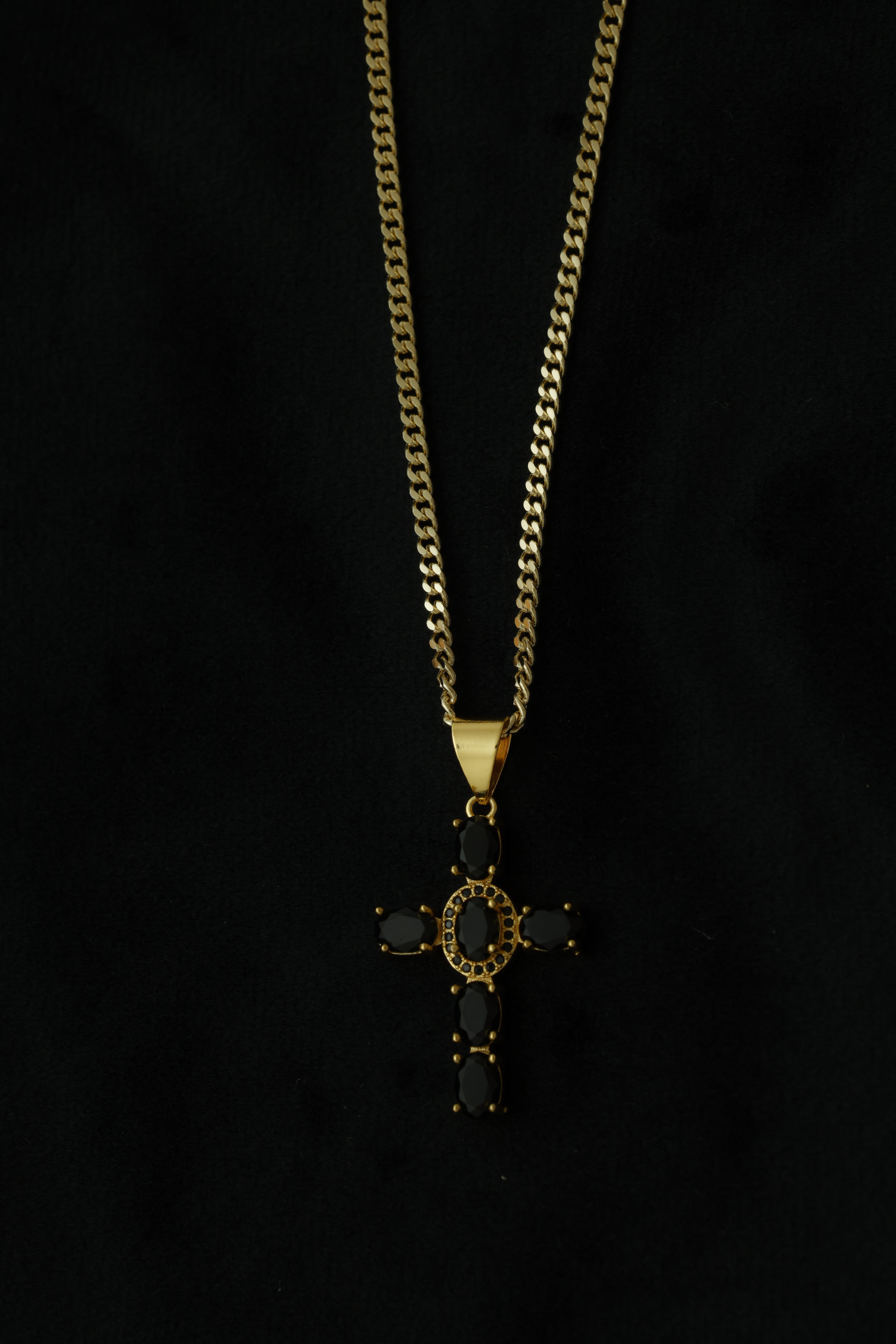 VARSE ME KRYQ ME GURE TE ZI