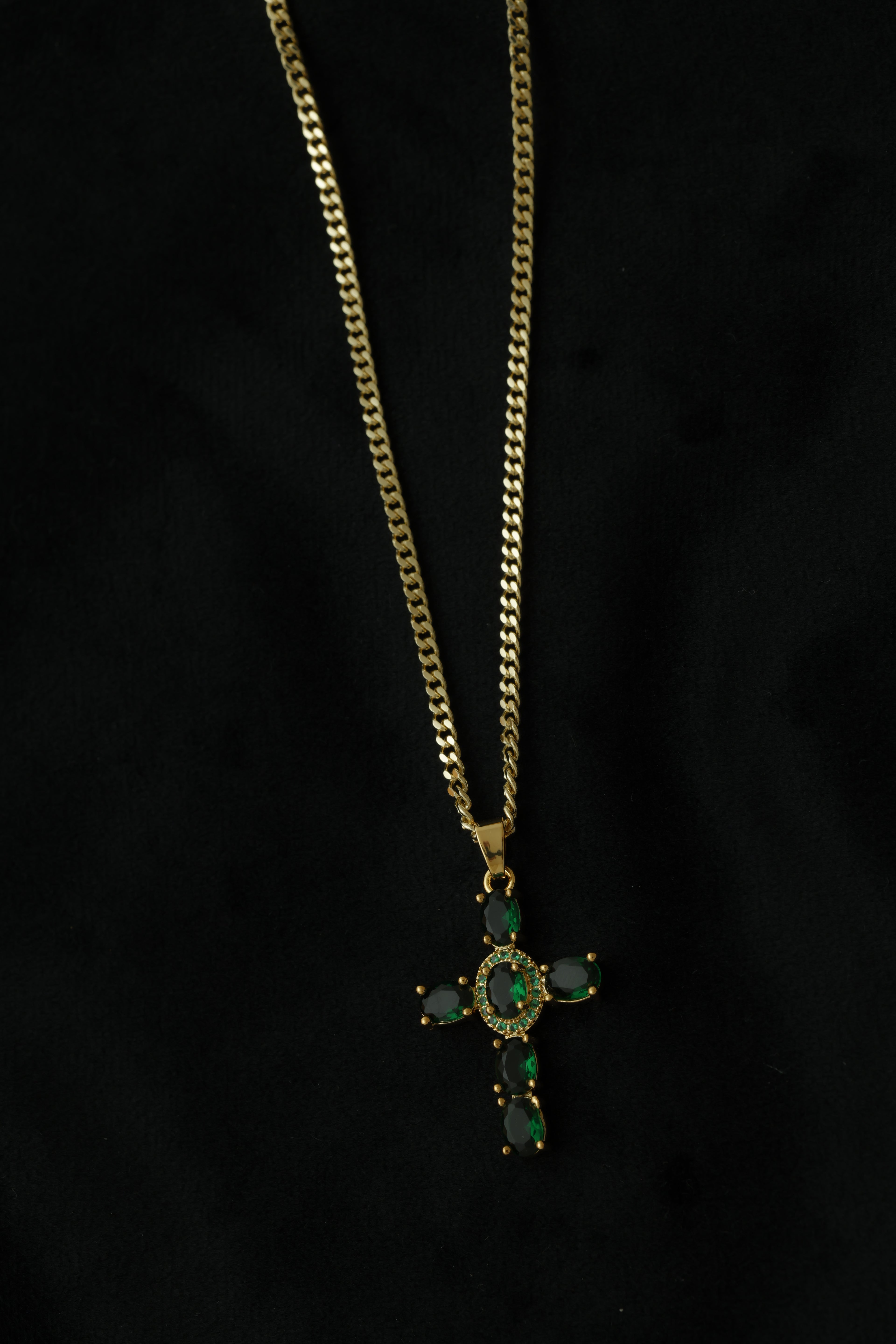 VARSE ME KRYQ ME GURE JESHIL