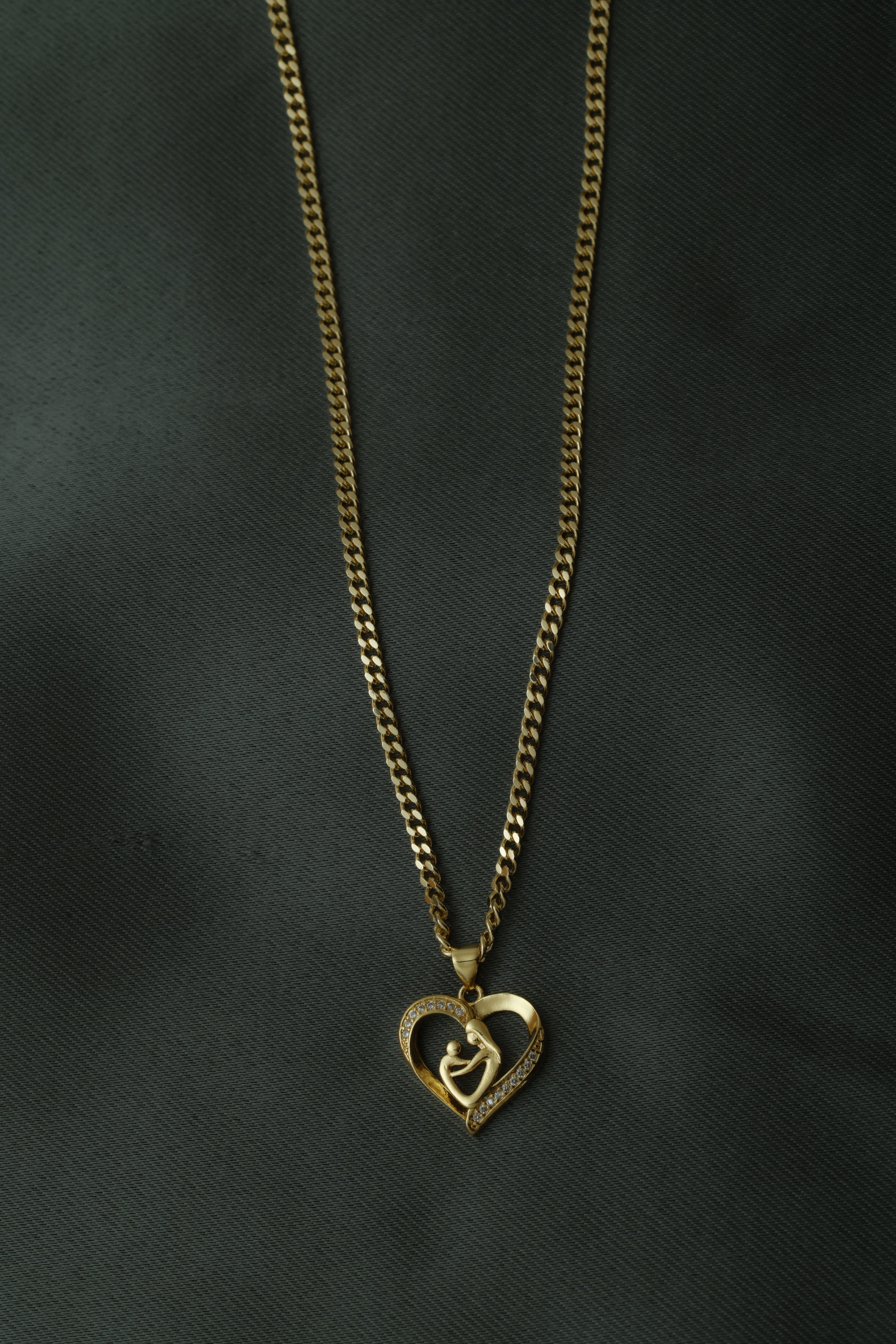 VARSE ME MAMA ME ZEMER ME FEMIJE NE DORE