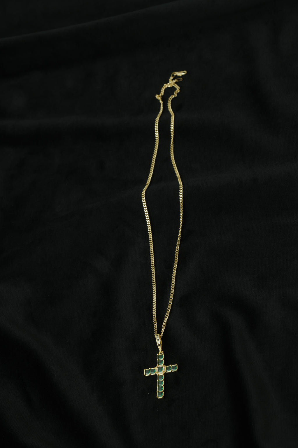 VARSE ME KRYQ ME GURE JESHIL