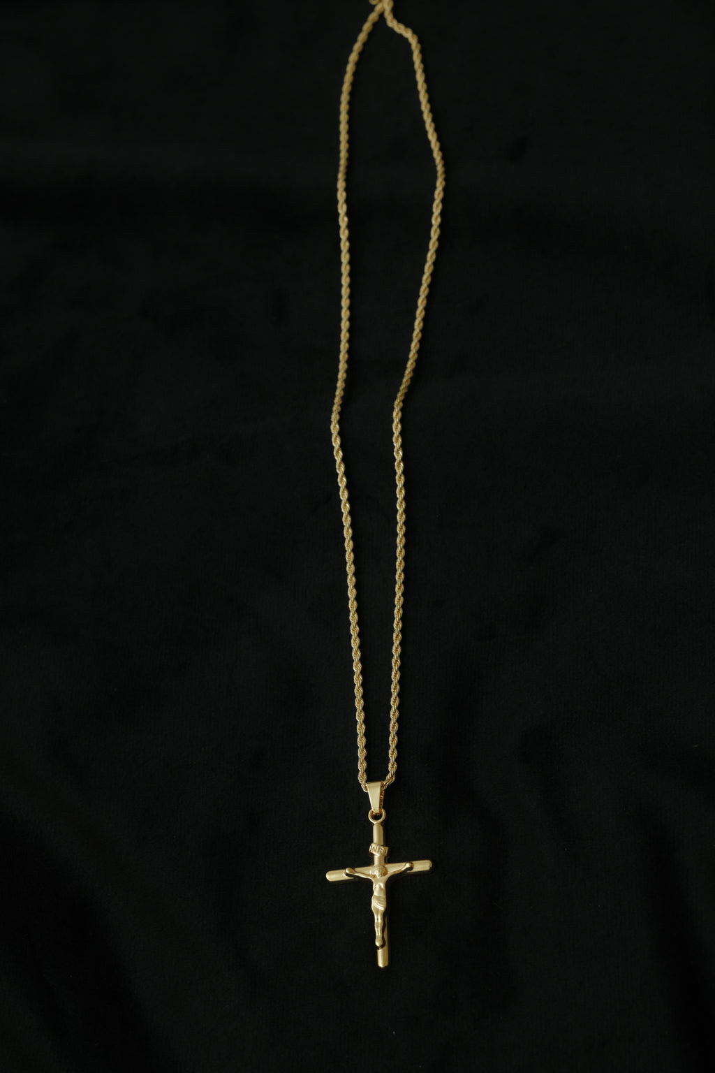 VARSE ME KRYQ ME JEZUS