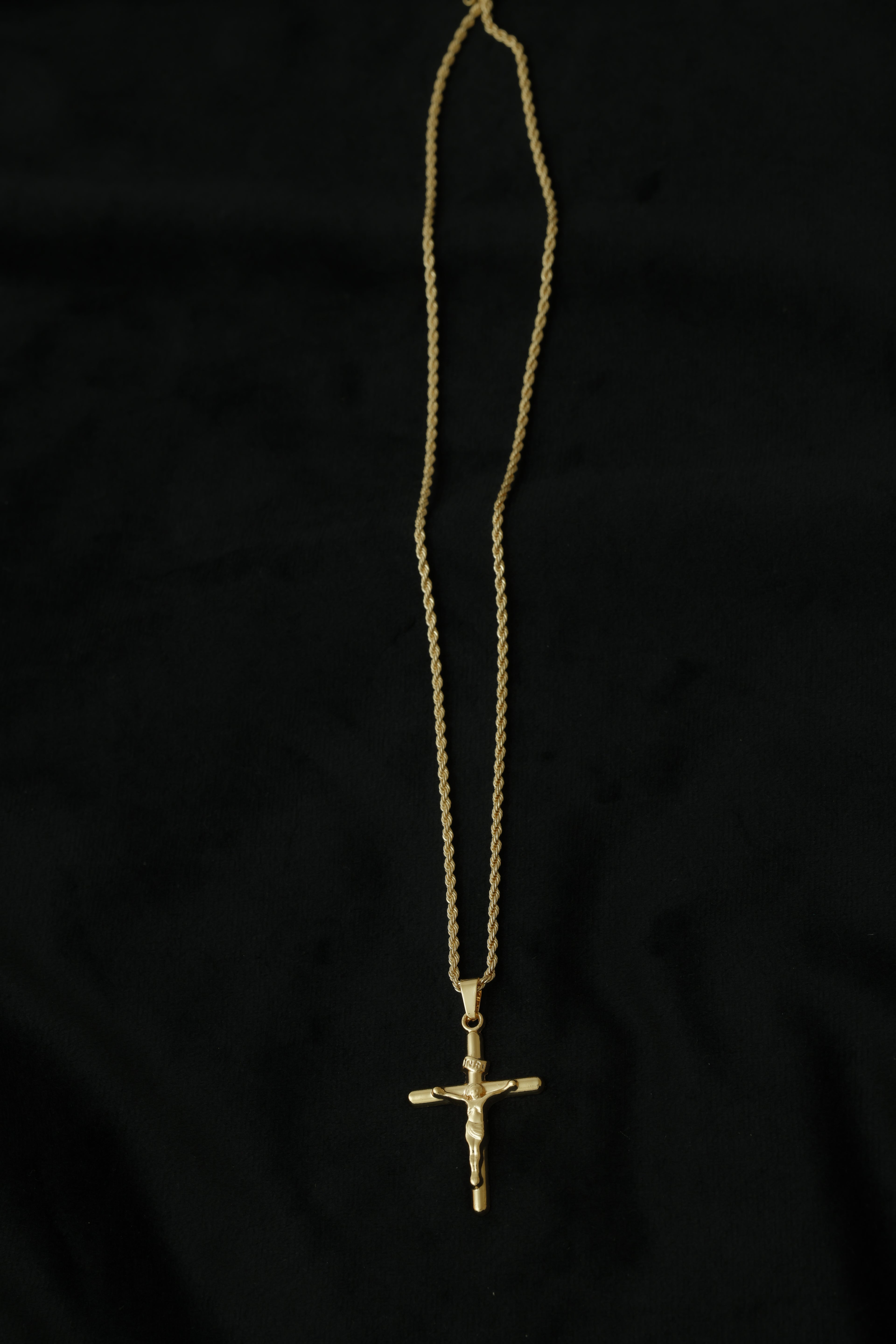 VARSE ME KRYQ ME JEZUS