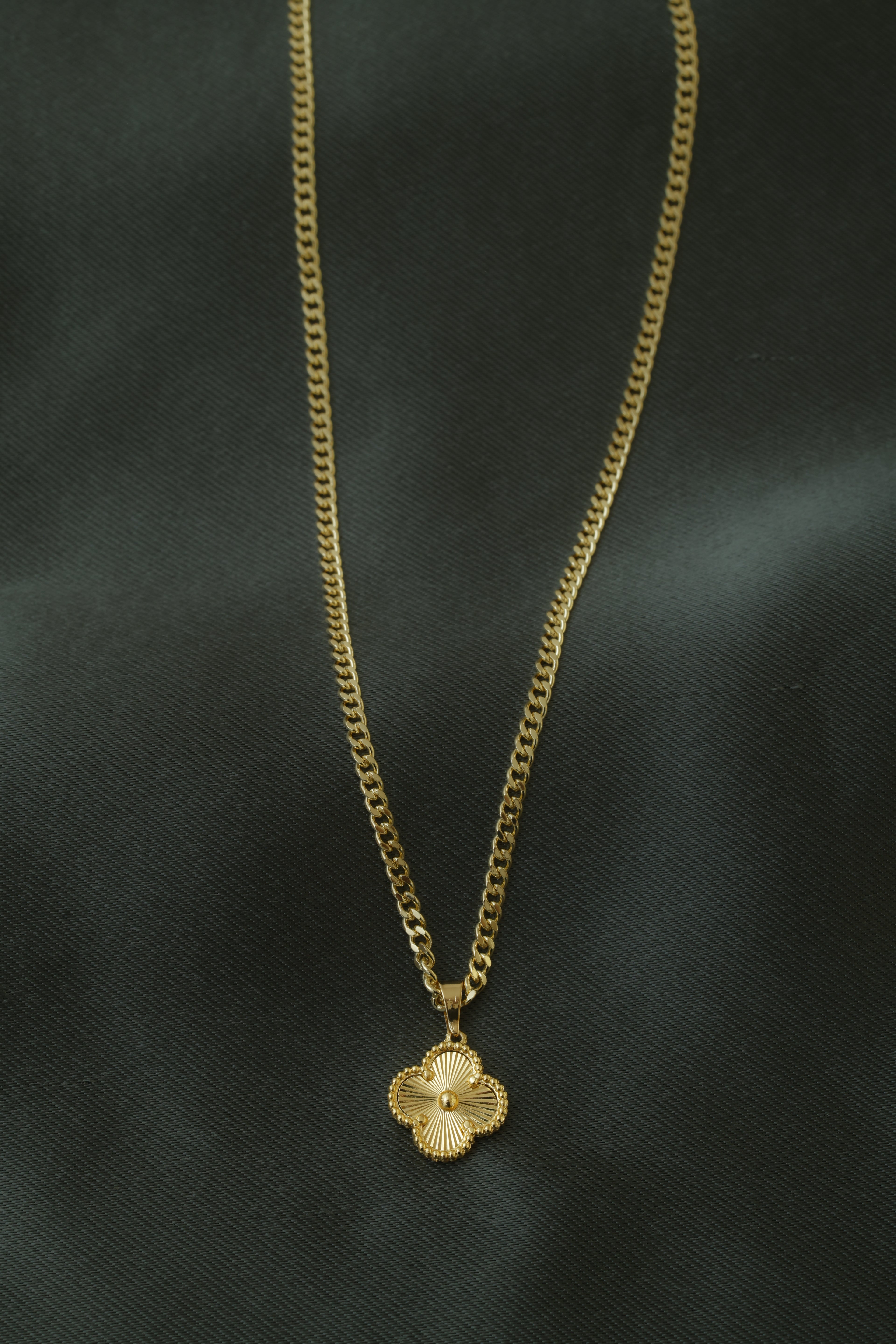 VARSE ME LULE VAN GOLD