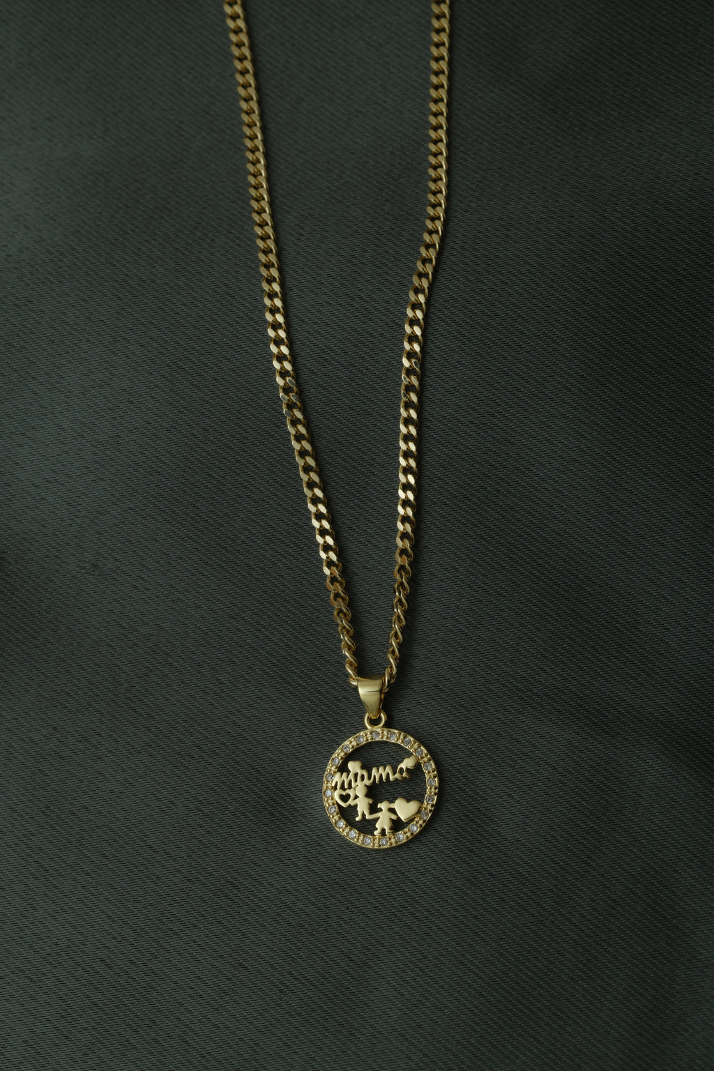 VARSE ME MAMA RRETHORE ME DJALE VAJZE