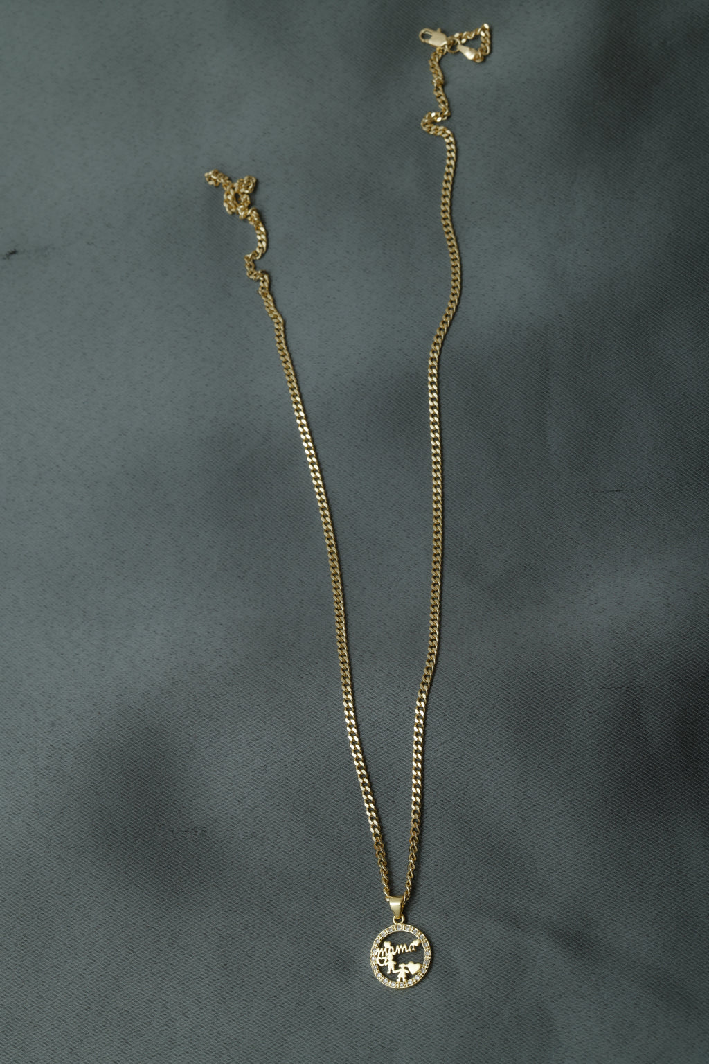 VARSE ME MAMA RRETHORE ME DJALE VAJZE