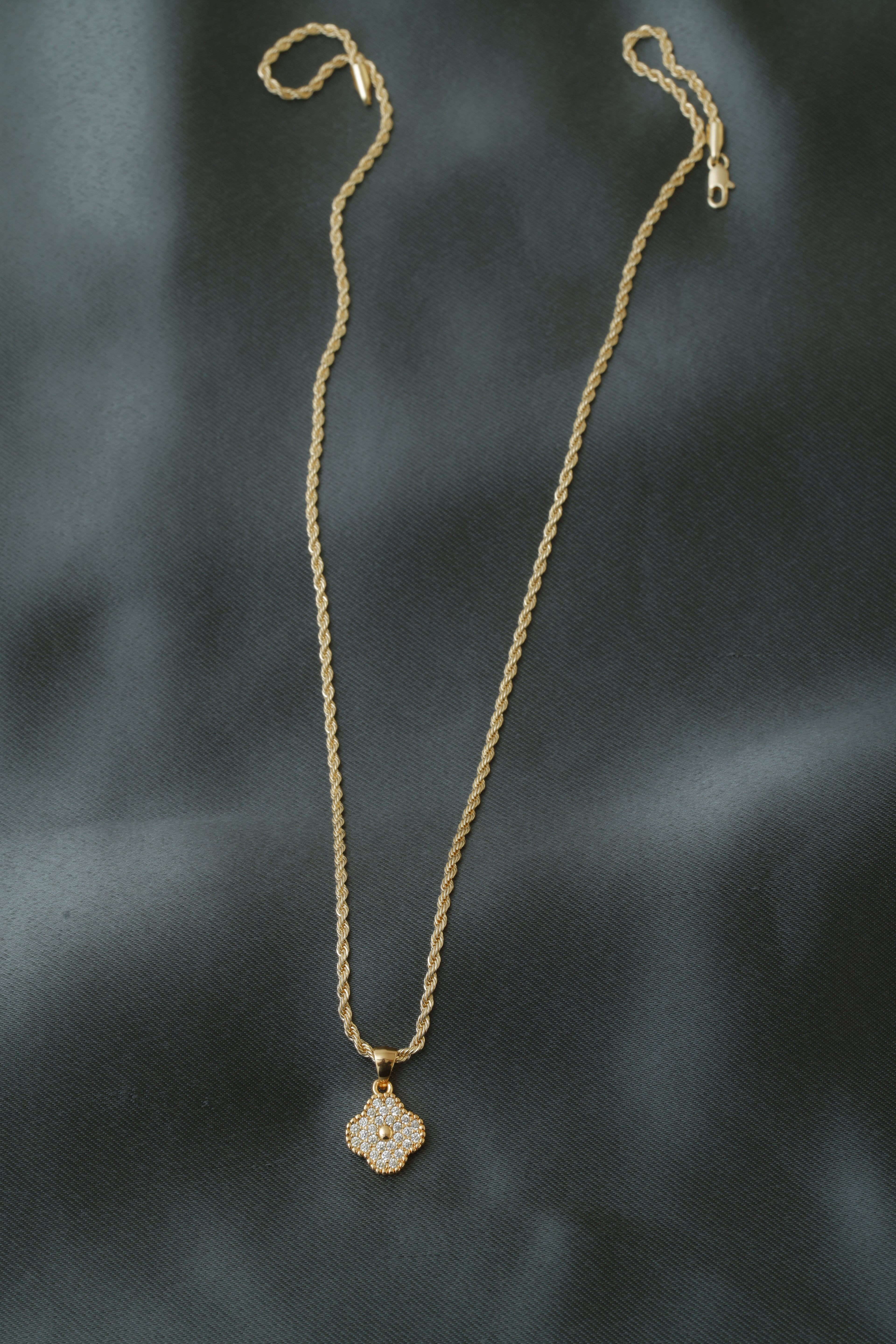 VARSE ME LULE VAN CLEF  GURE