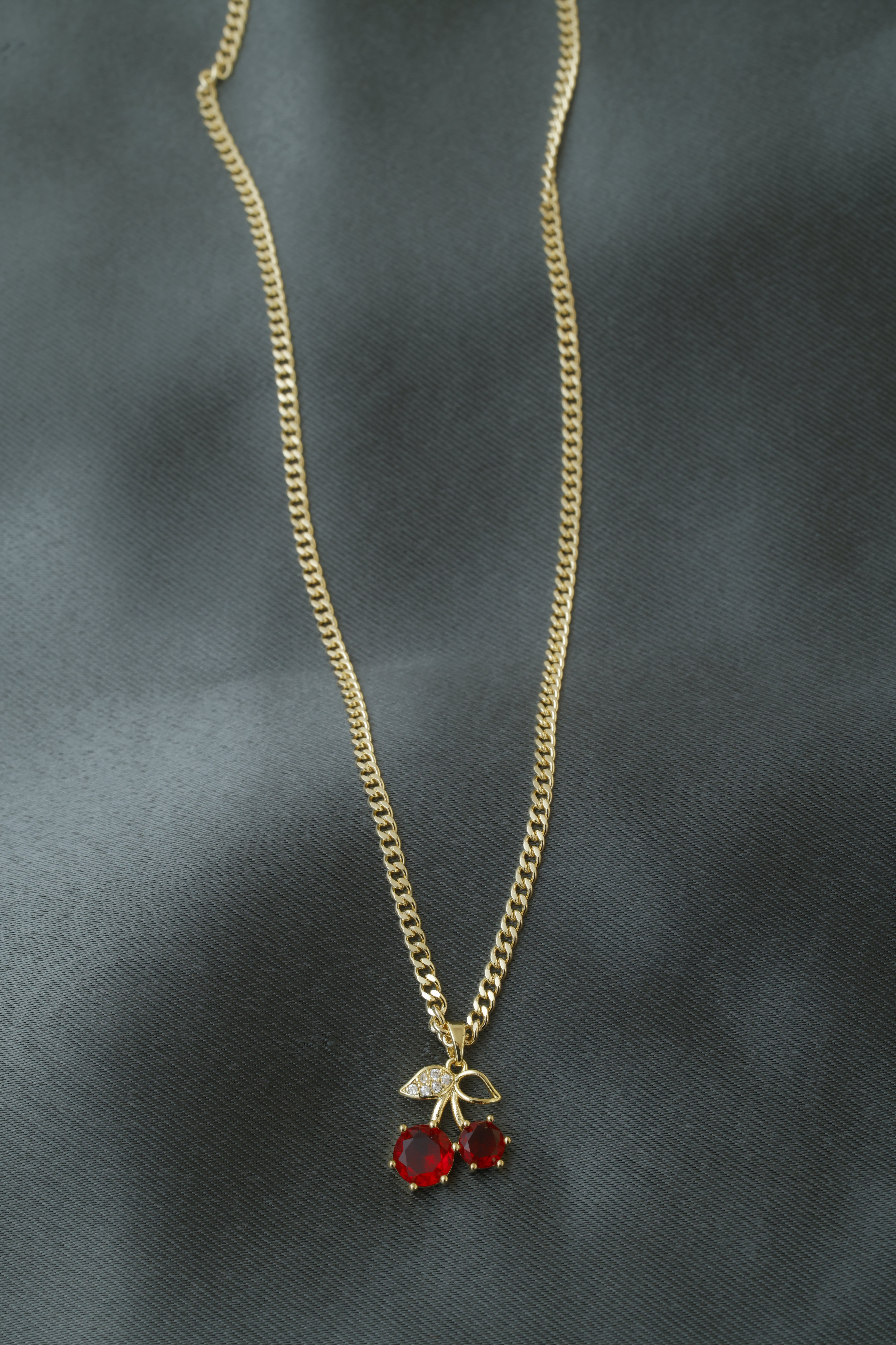 VARSE ME LULE TE KUQE