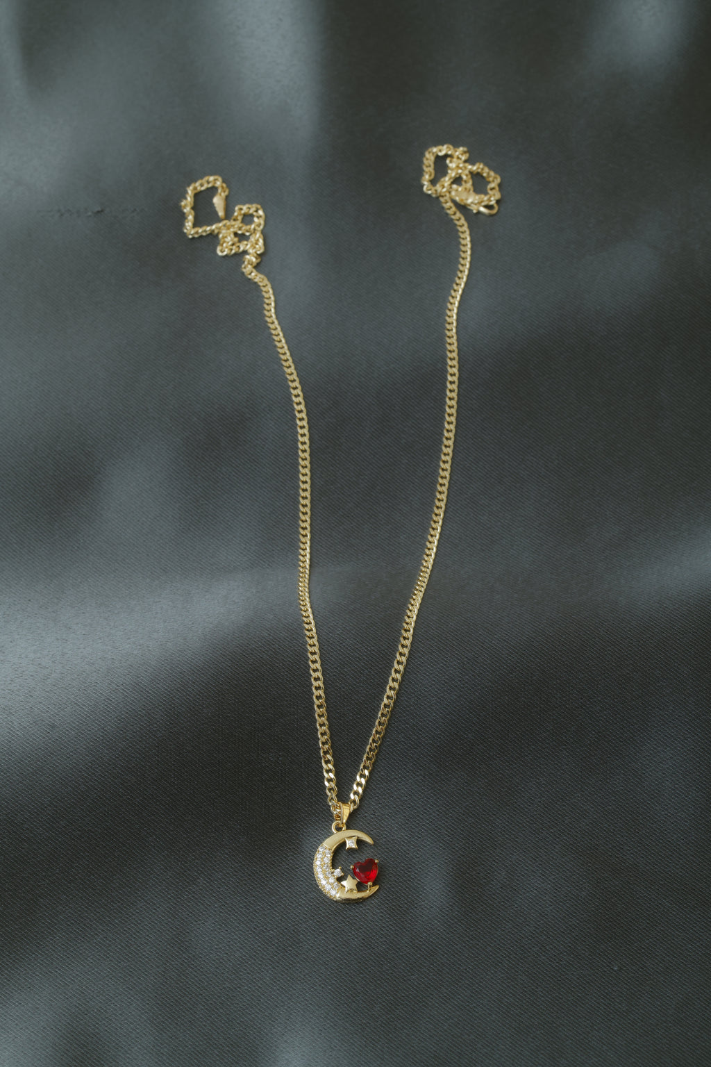 VARSE ME HENE TE KUQE