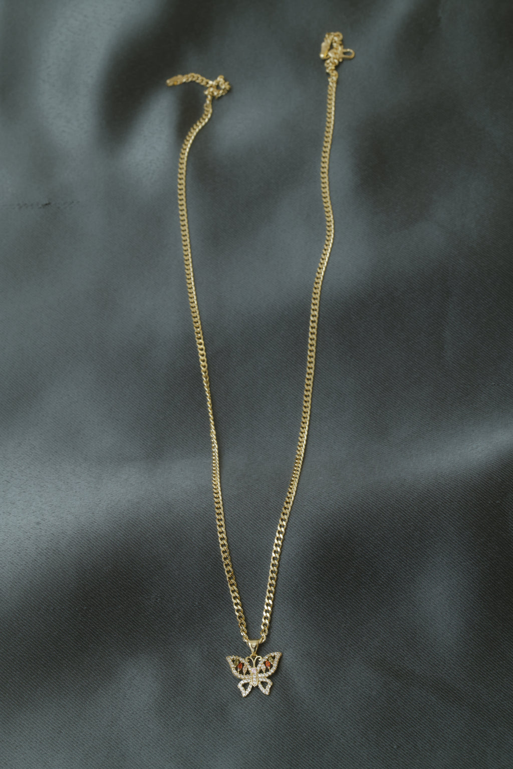 VARSE ME FLUTUR ME GURE