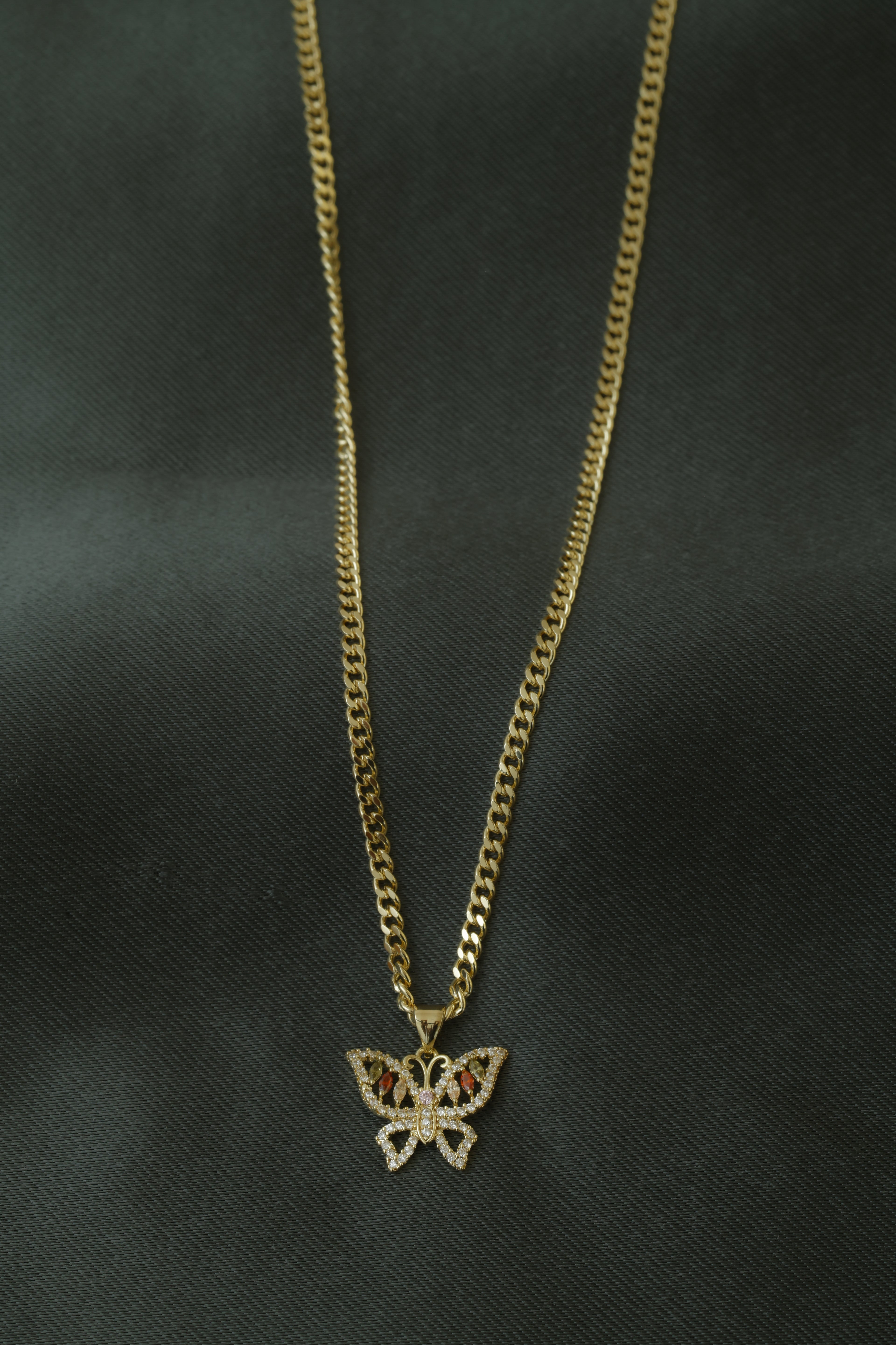 VARSE ME FLUTUR ME GURE