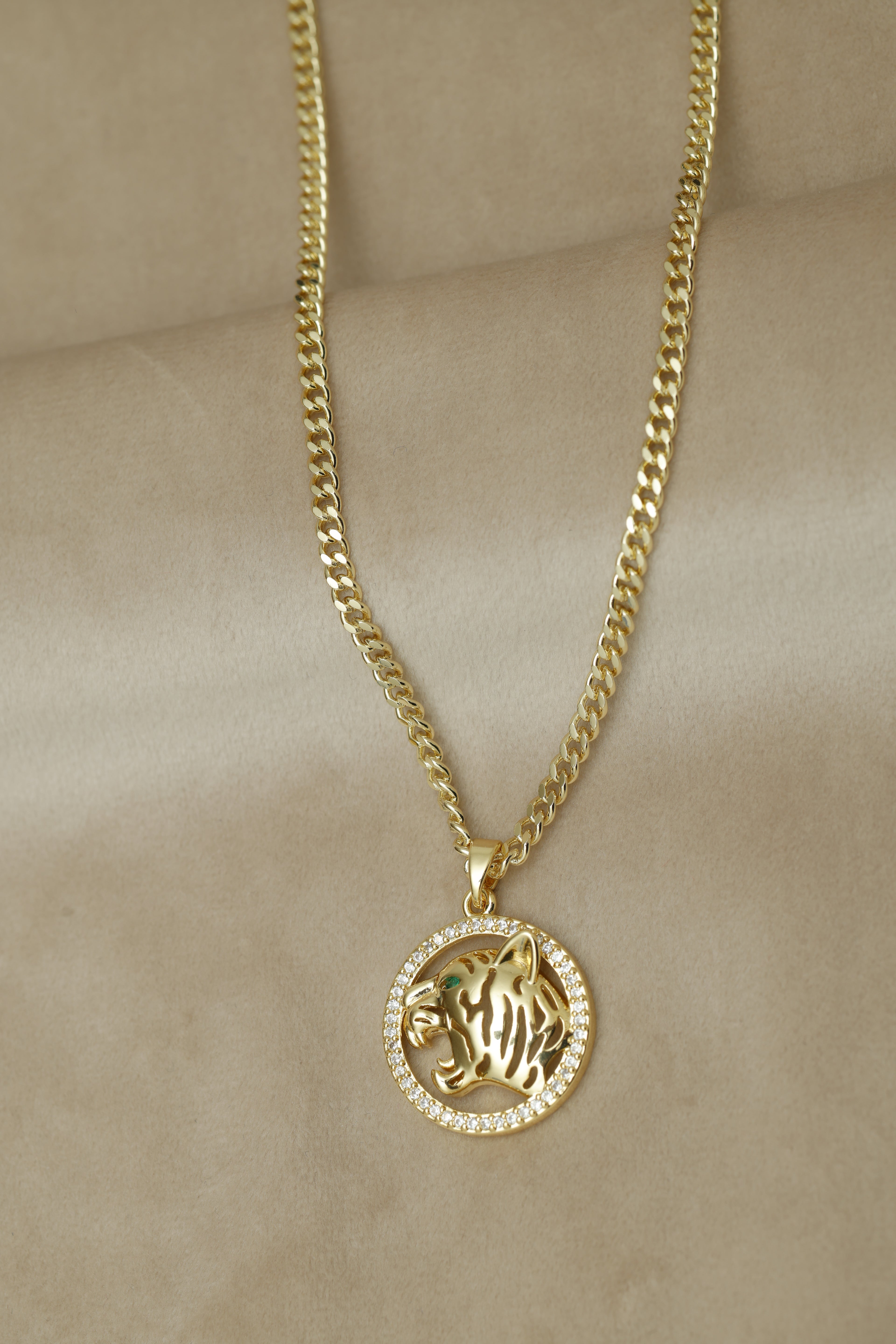 VARSE ME PANTER RRETH