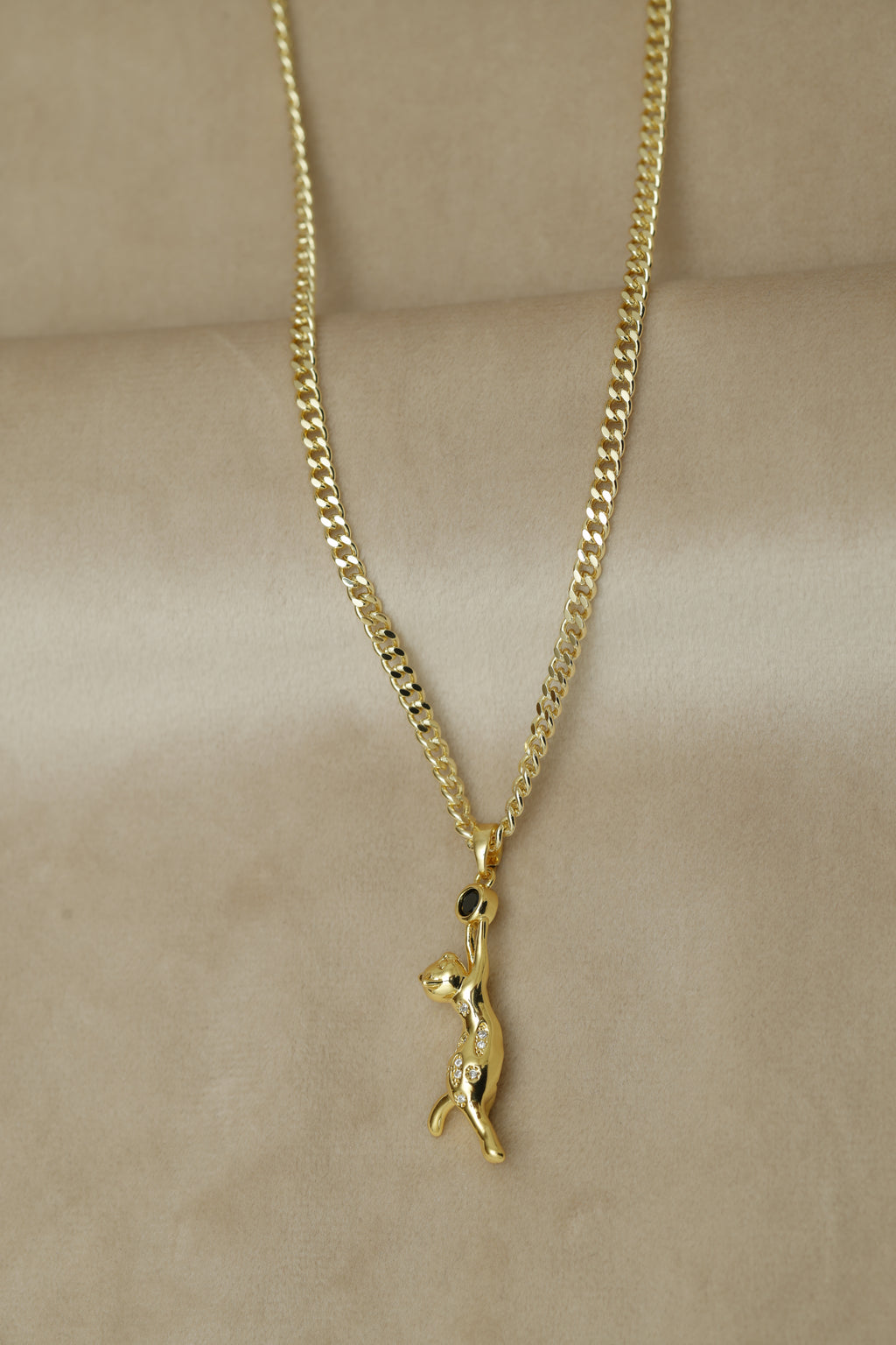 VARSE ME PANTER MACE