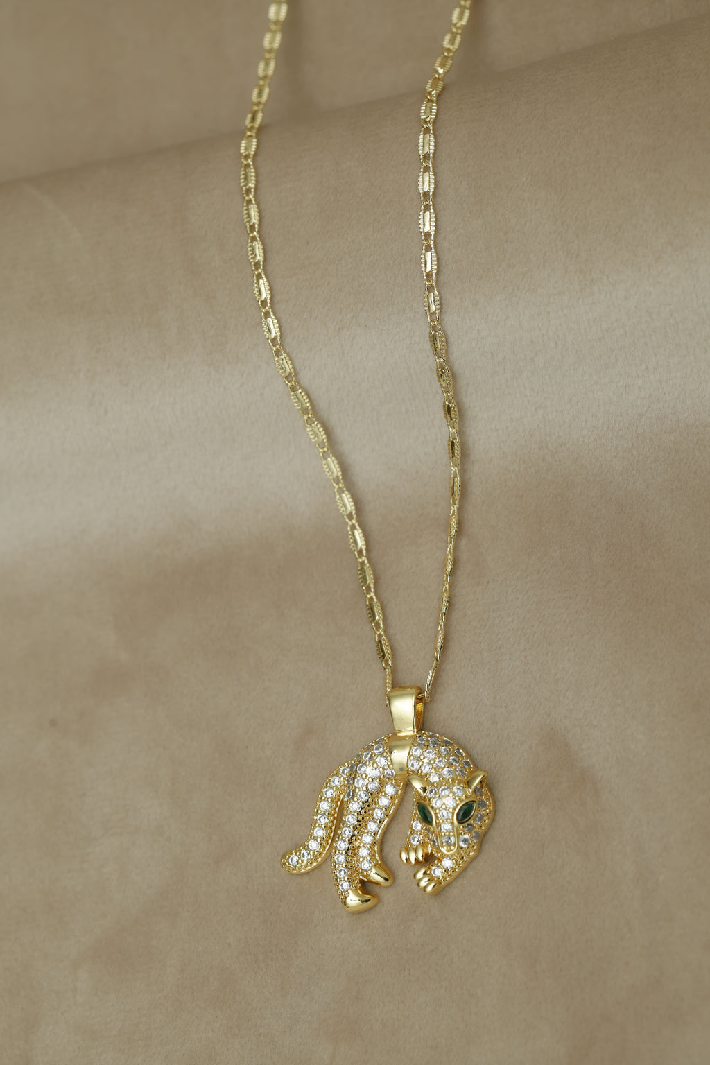 VARSE ME PANTER MACE