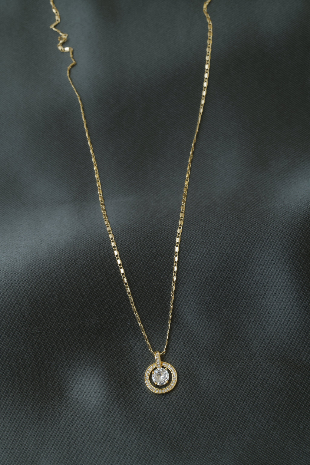 VARSE ME RRETH ME GURE