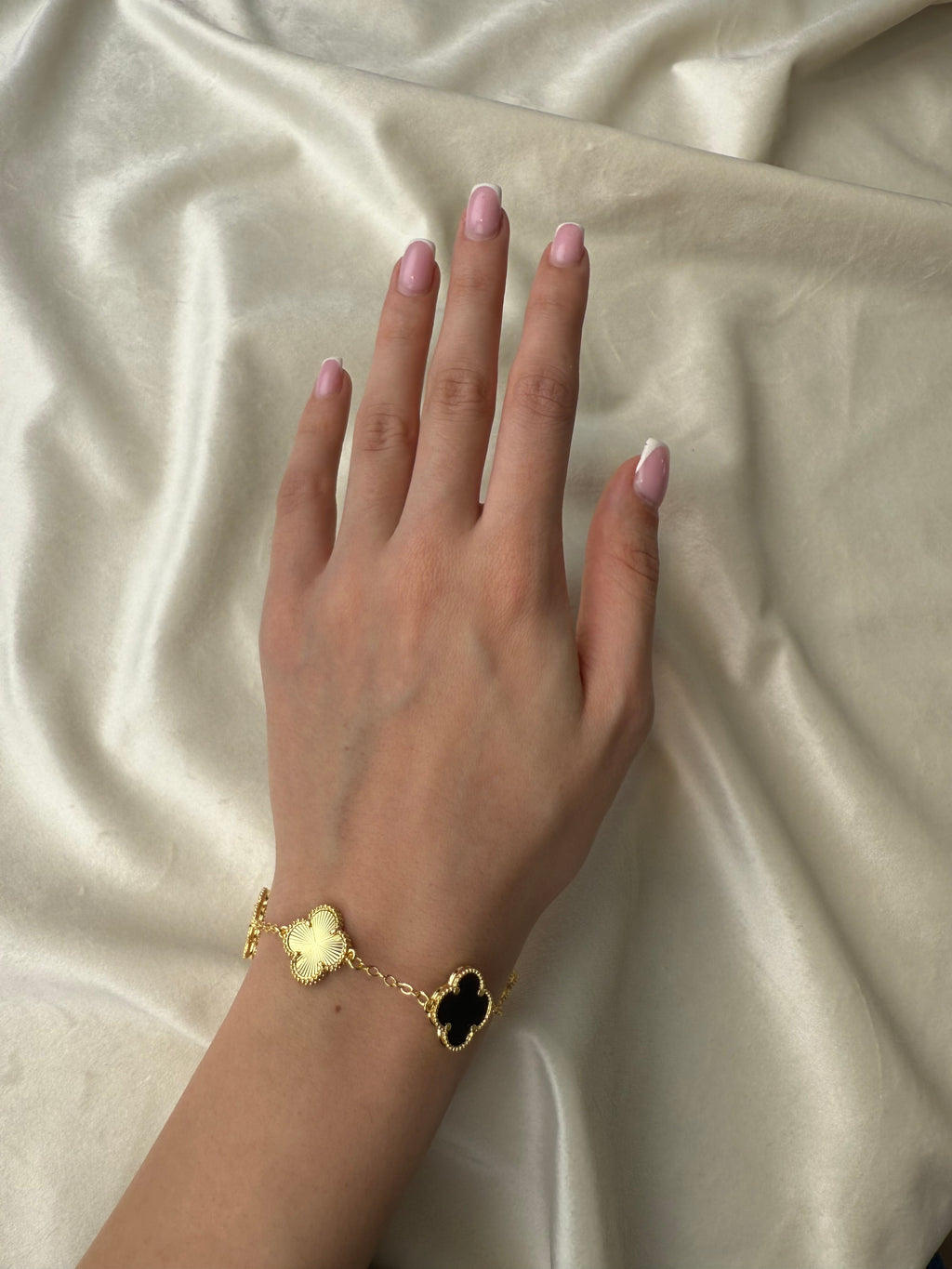 Byzylyk van cleef me lule gold e te zeza