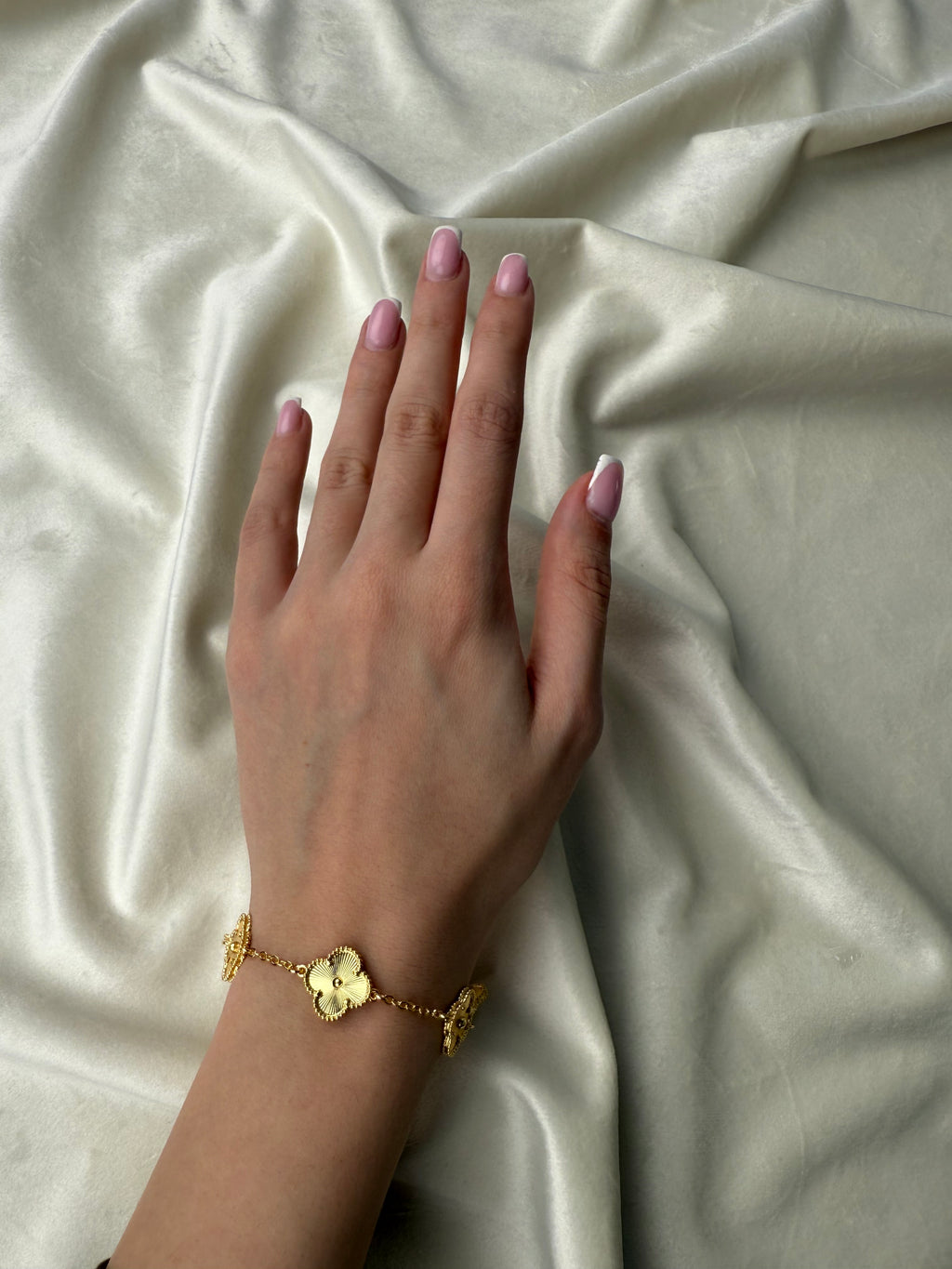 Byzylyk van cleef  me motive gold