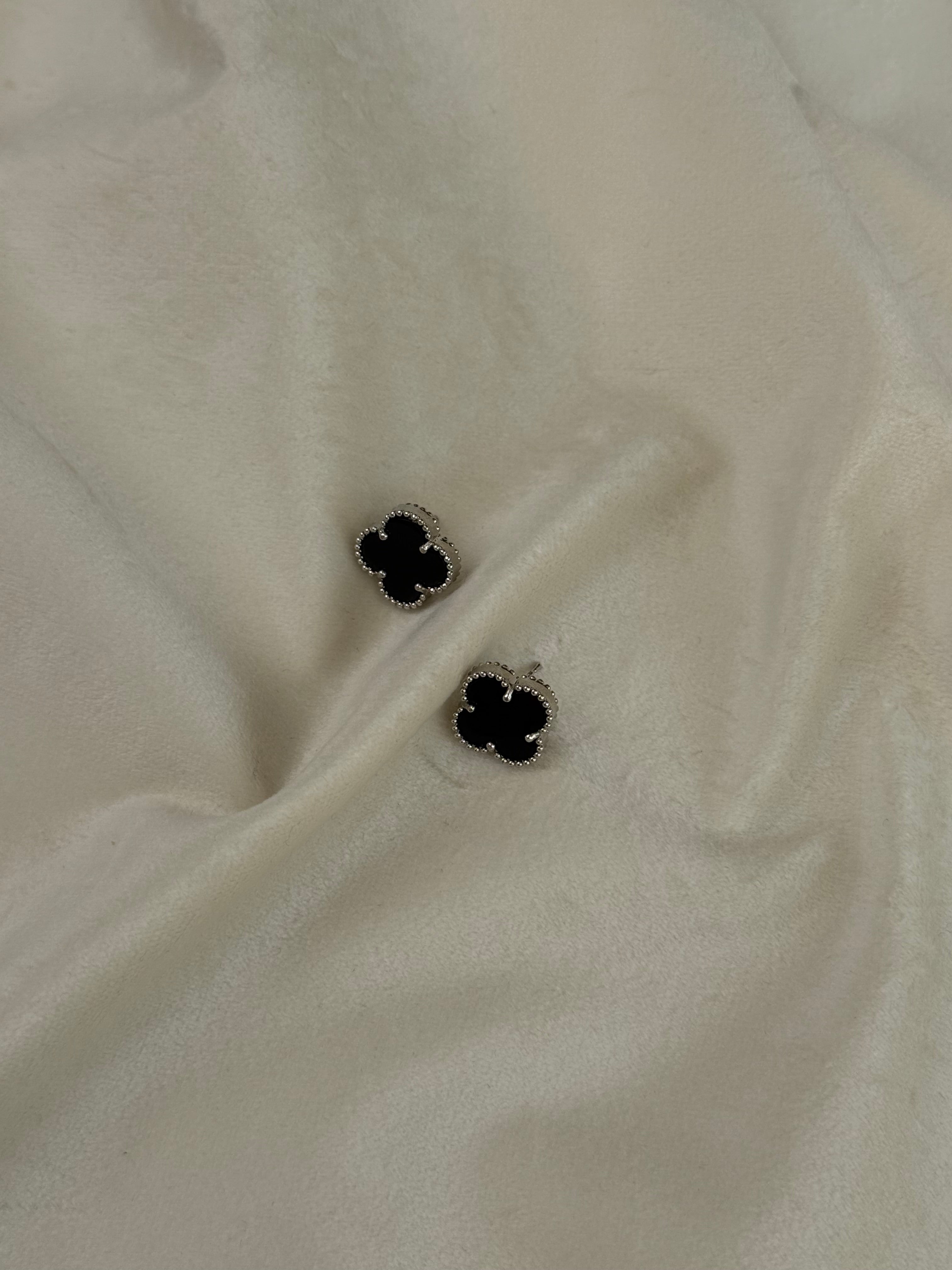 Vathe van cleef të zinj