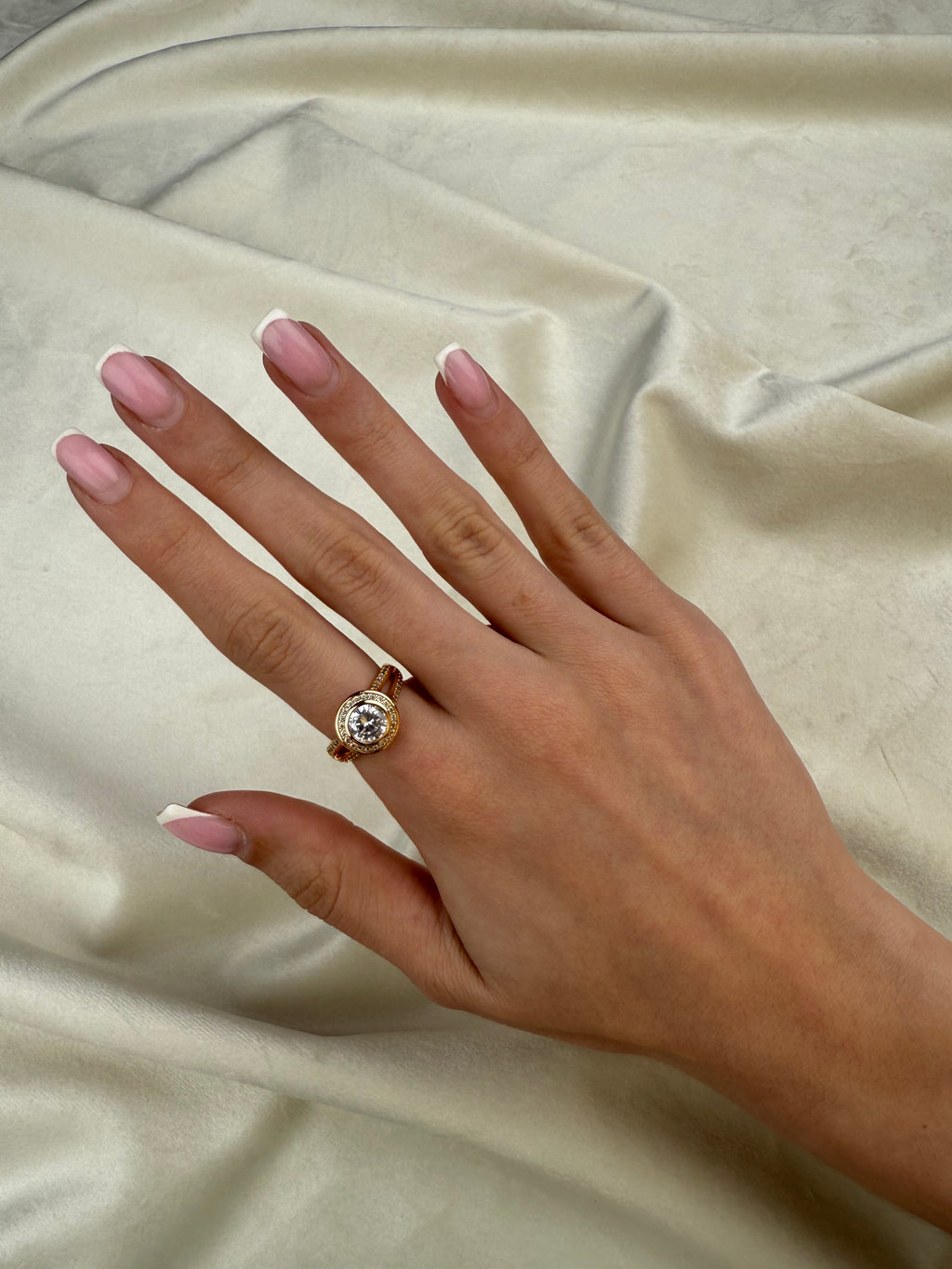 Unaze me gure te rrumbullaket