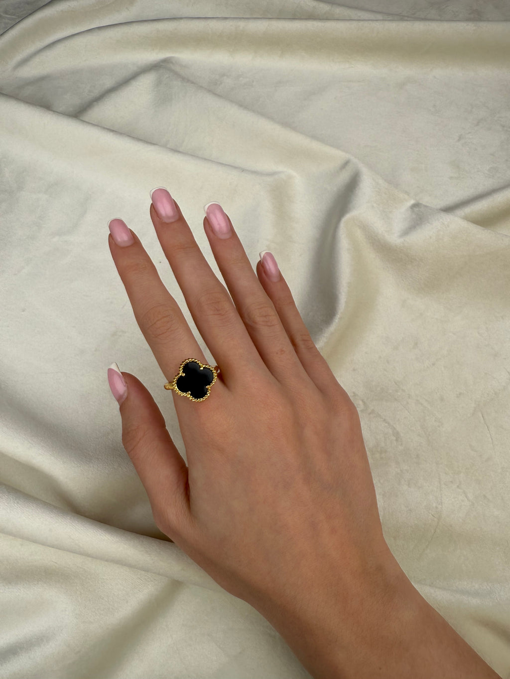 Unaze van cleef i zi