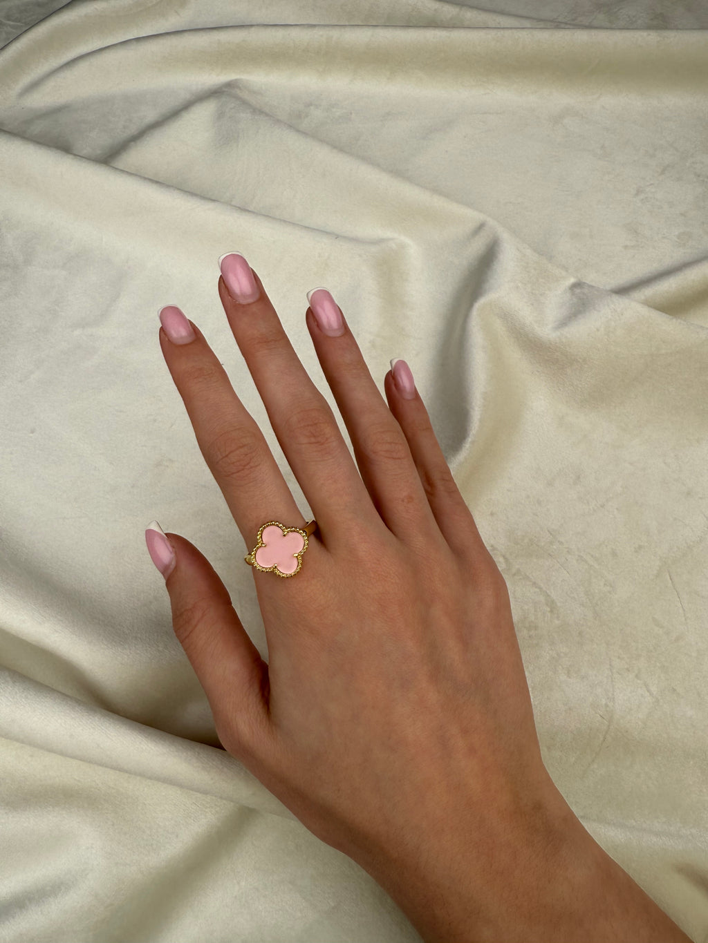 Unaze van cleef roze