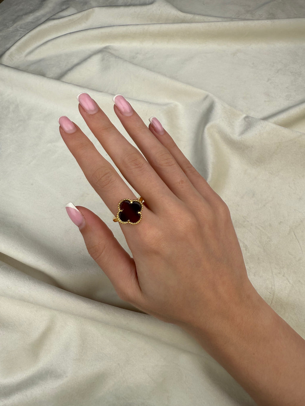 Unaze van cleef vishnje